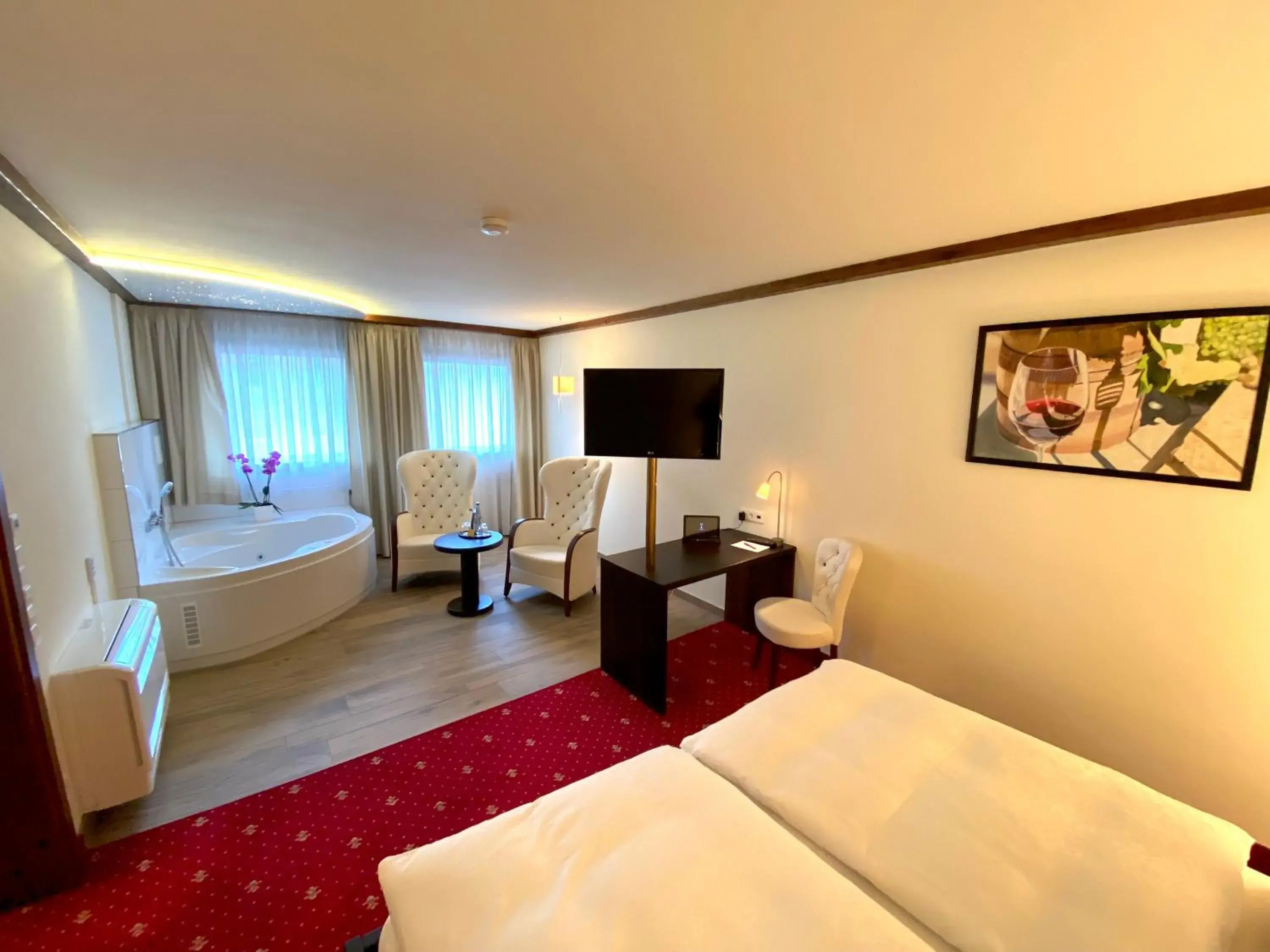 Junior Suite with Whirlpool - Main Building in Zur Weinsteige Junior Suite with Whirlpool - Main Building in Zur Weinsteige