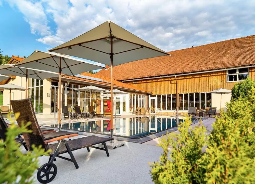 Swimming pool in Wellness- und Vitalhotel Böhmhof