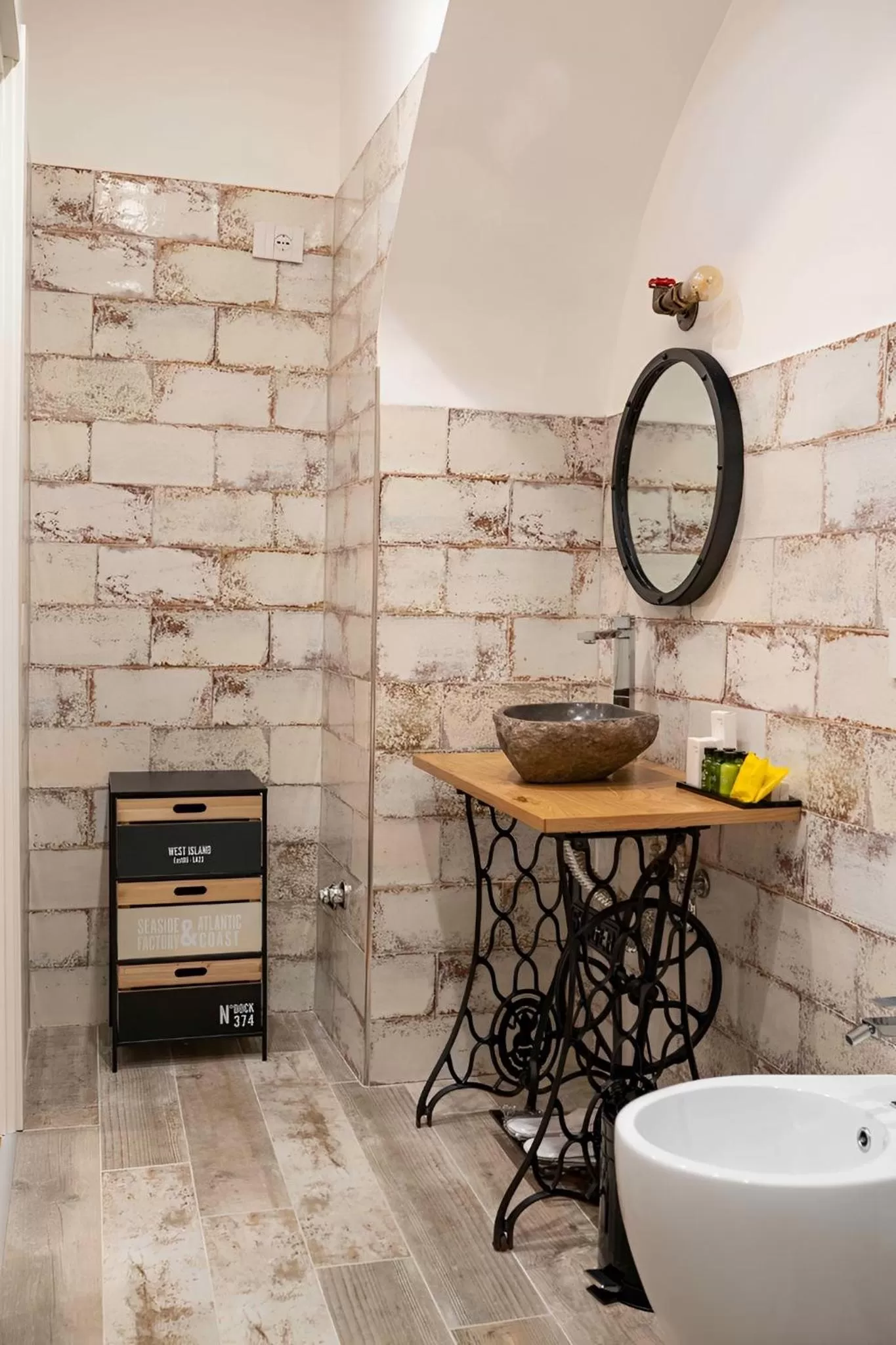 Bathroom in MareLuna Rooms