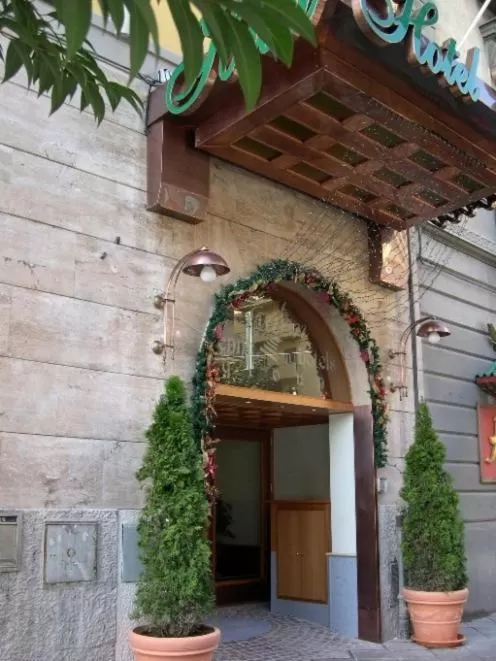 Facade/entrance in Hotel Eden