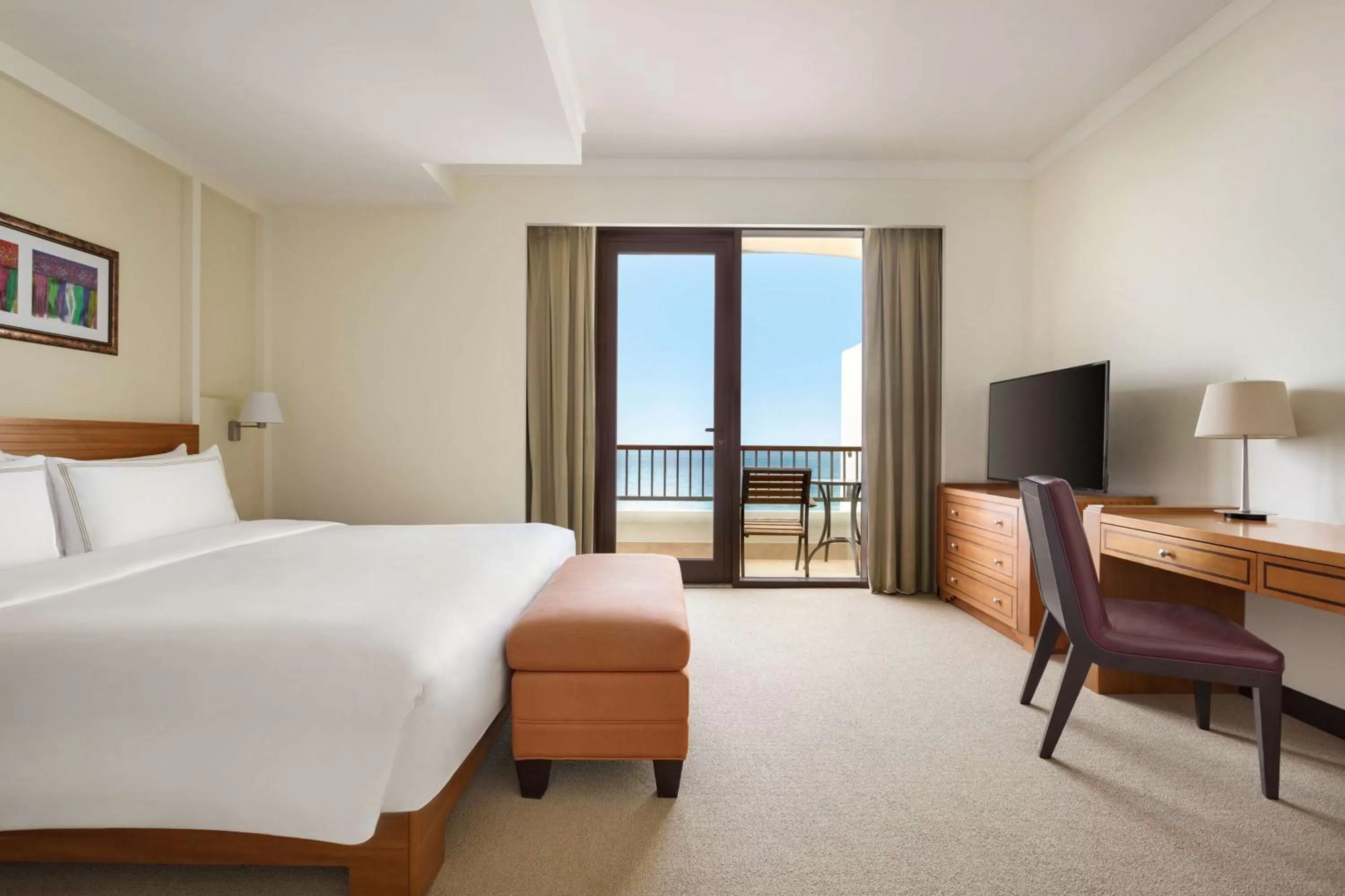 Photo of the whole room, Bed in Shangri-La Barr Al Jissah, Muscat