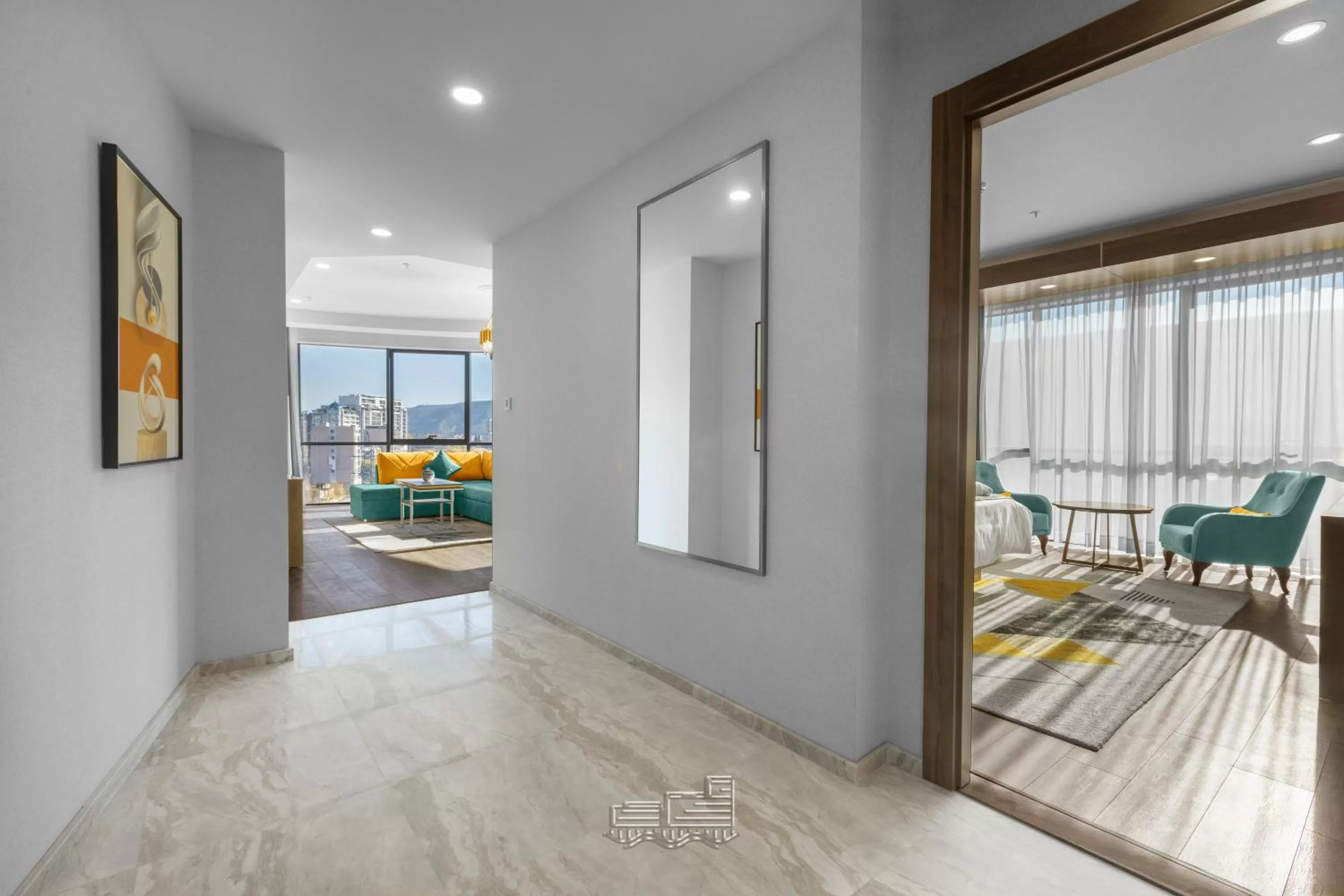 Living room in Royal Tulip Hotel & Casino, Tbilisi