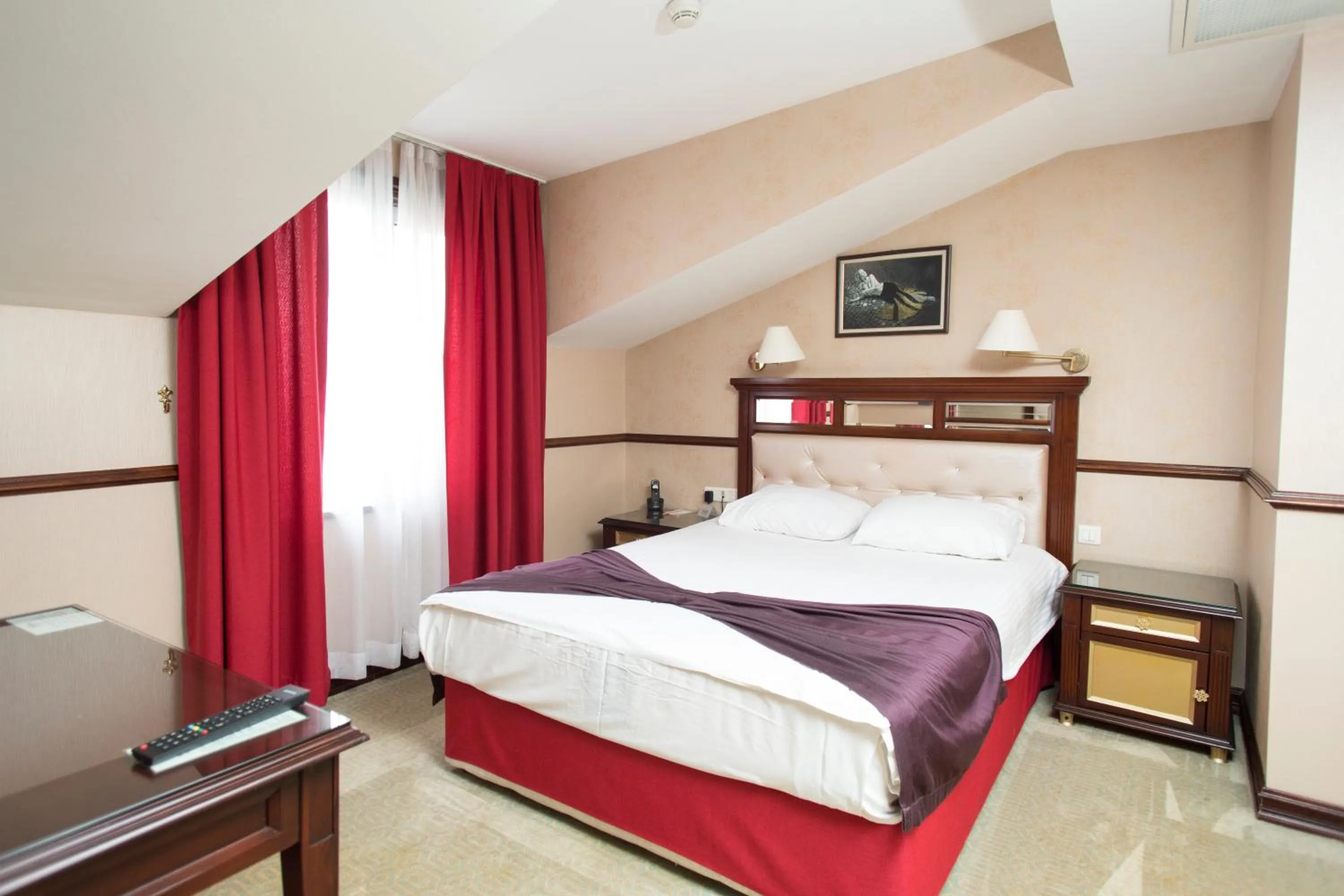 Bed in Topkapi Inter Istanbul Hotel