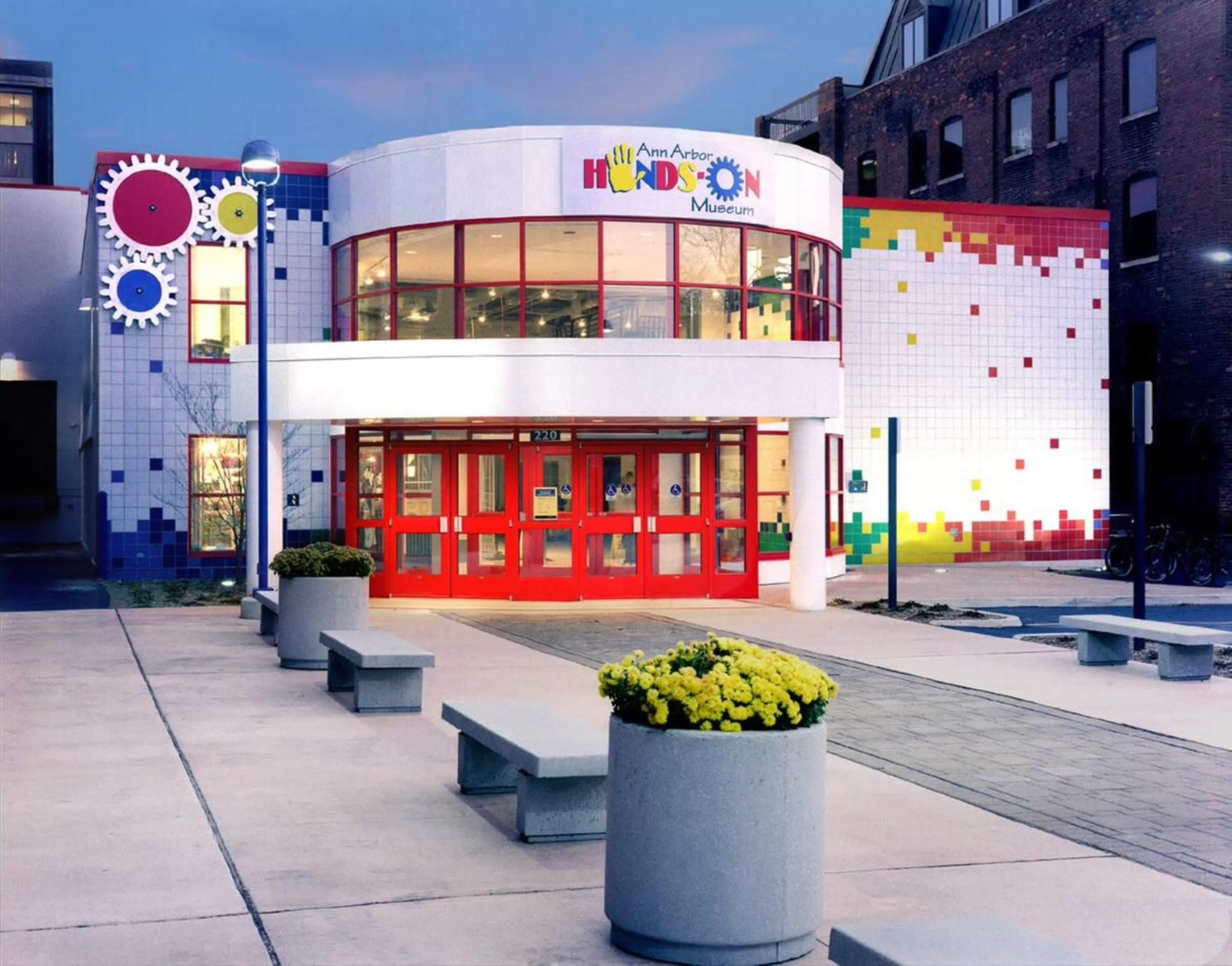 Family in Sonesta Simply Suites Detroit Ann Arbor