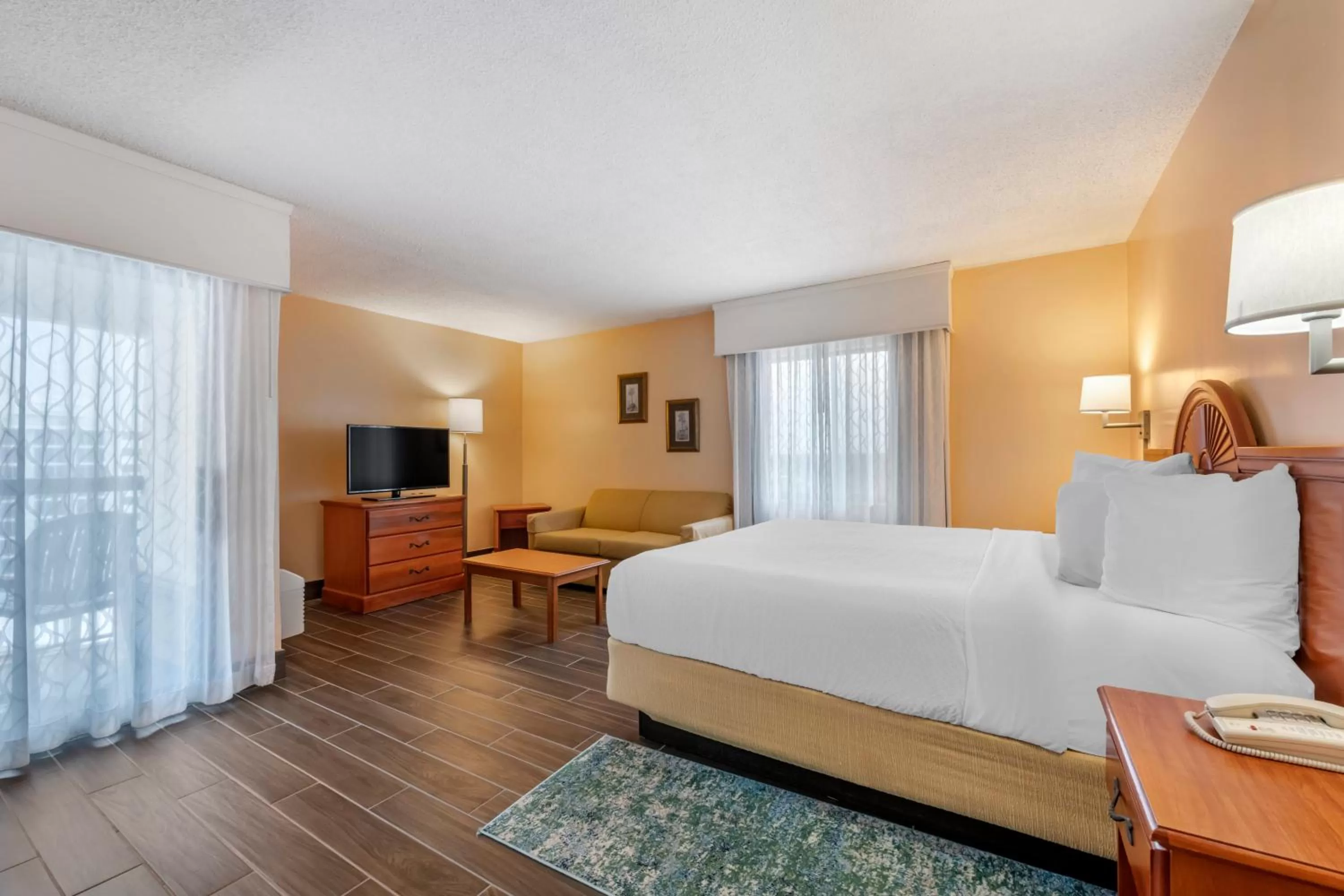Photo of the whole room, Bed in Tropical Winds Resort Hotel