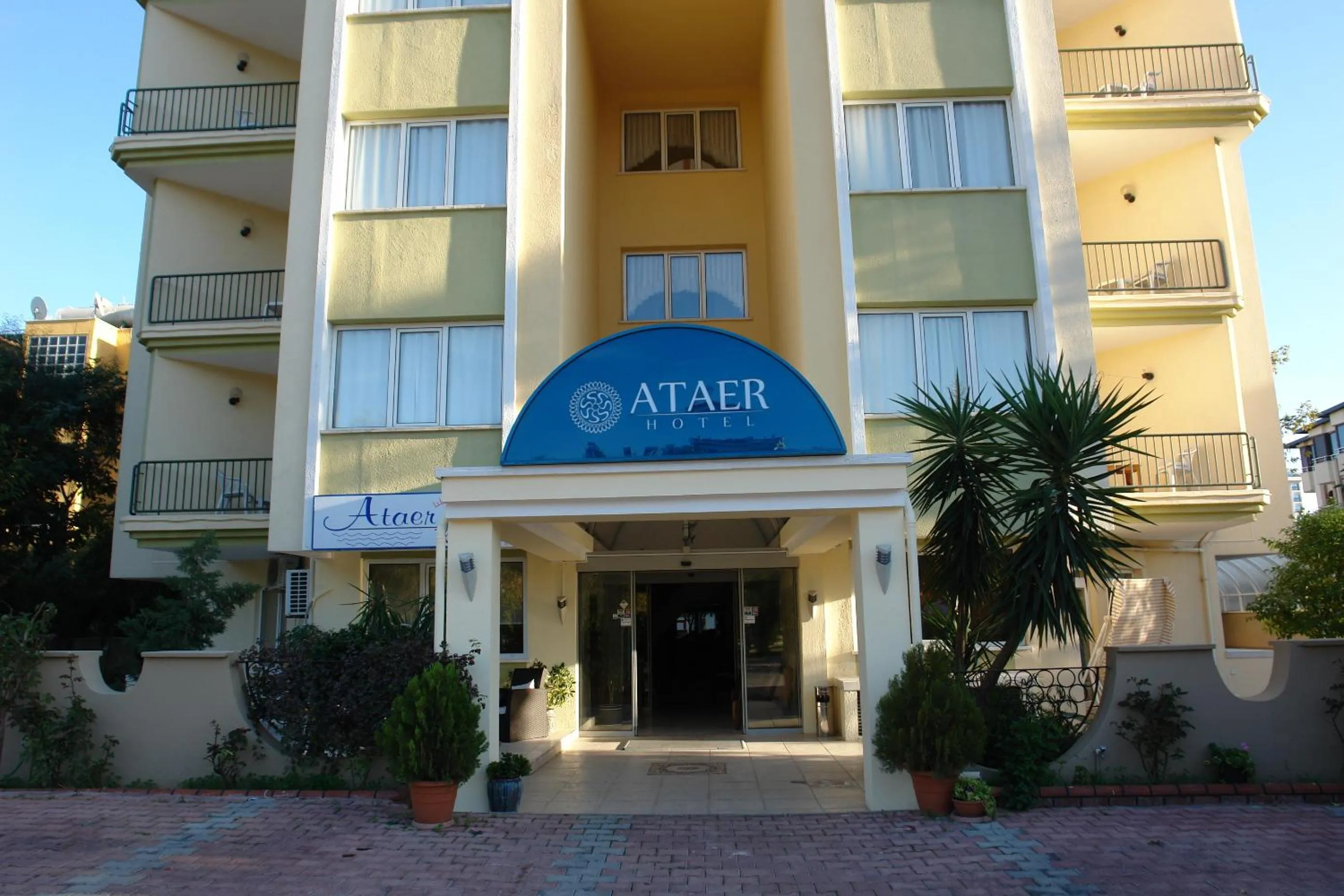 Facade/entrance in Ataer Hotel