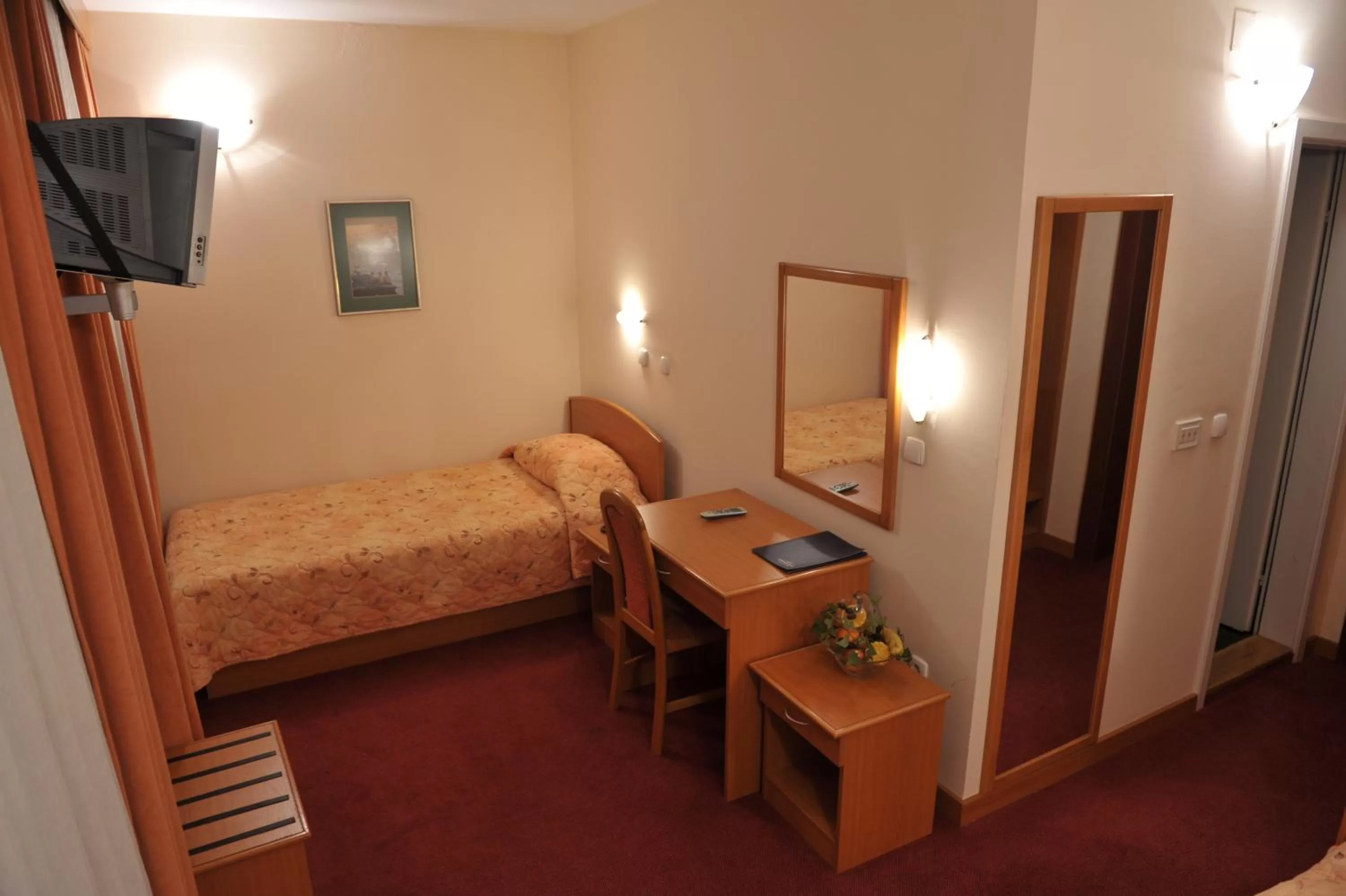 Decorative detail, Bed in Hotel Fontana