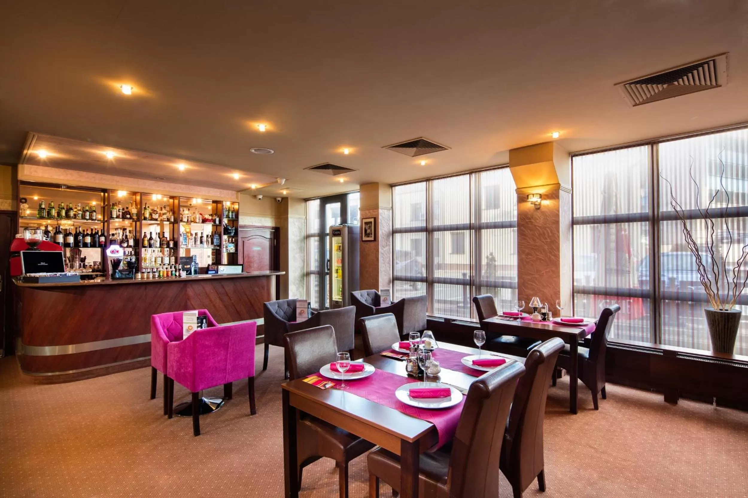 Restaurant/places to eat in Hotel Galicya