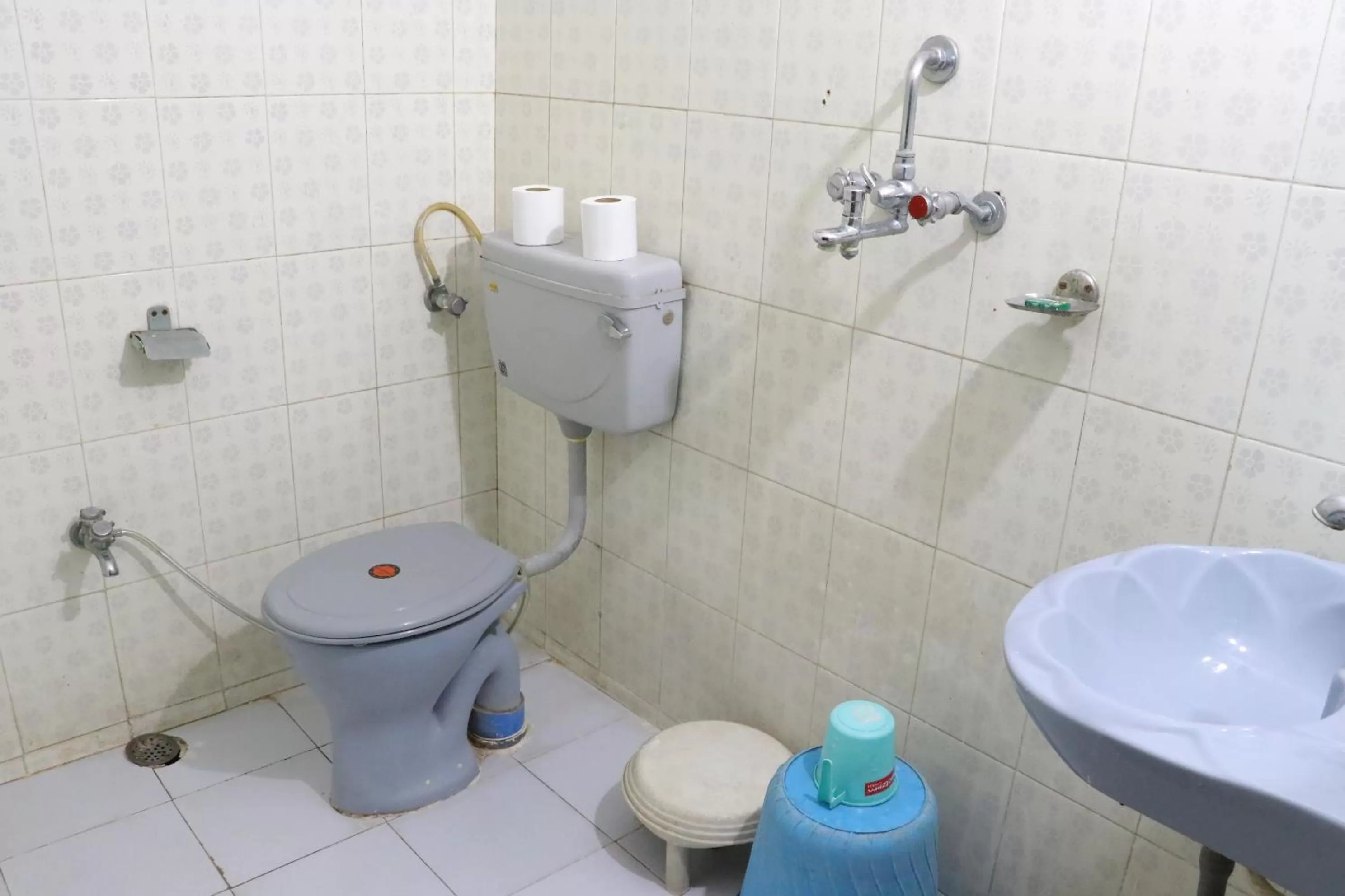 Shower, Bathroom in The Maurvi Inn