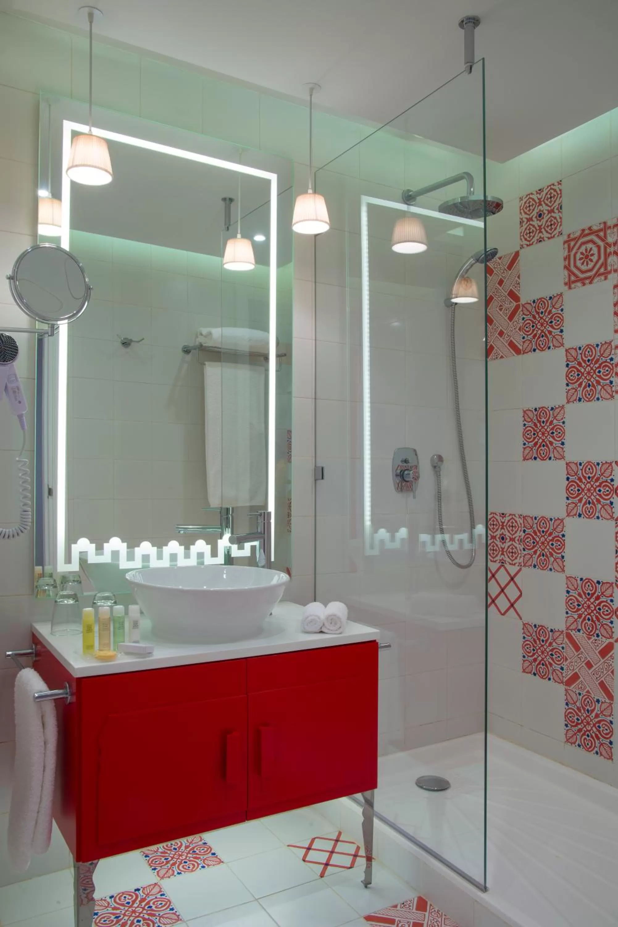 Shower in Radisson Blu Resort & Thalasso Hammamet