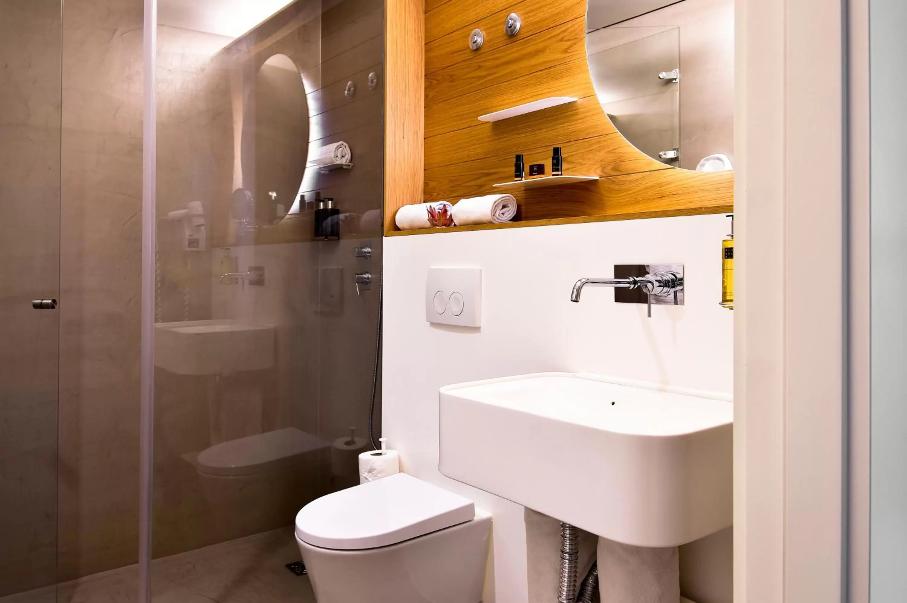 Toilet in My Story Hotel Rossio