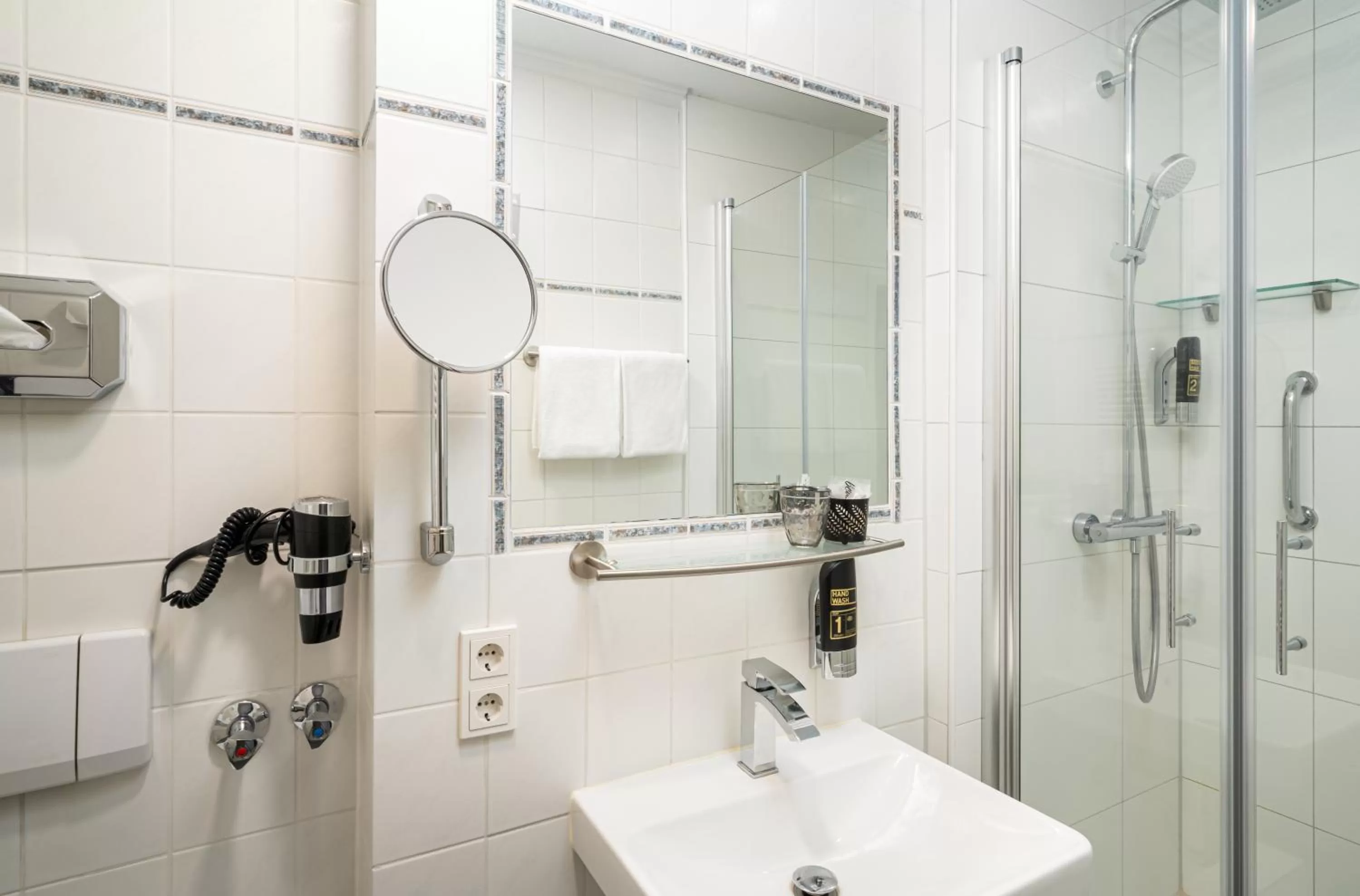 Shower in Arthotel ANA Liberty Bremen City