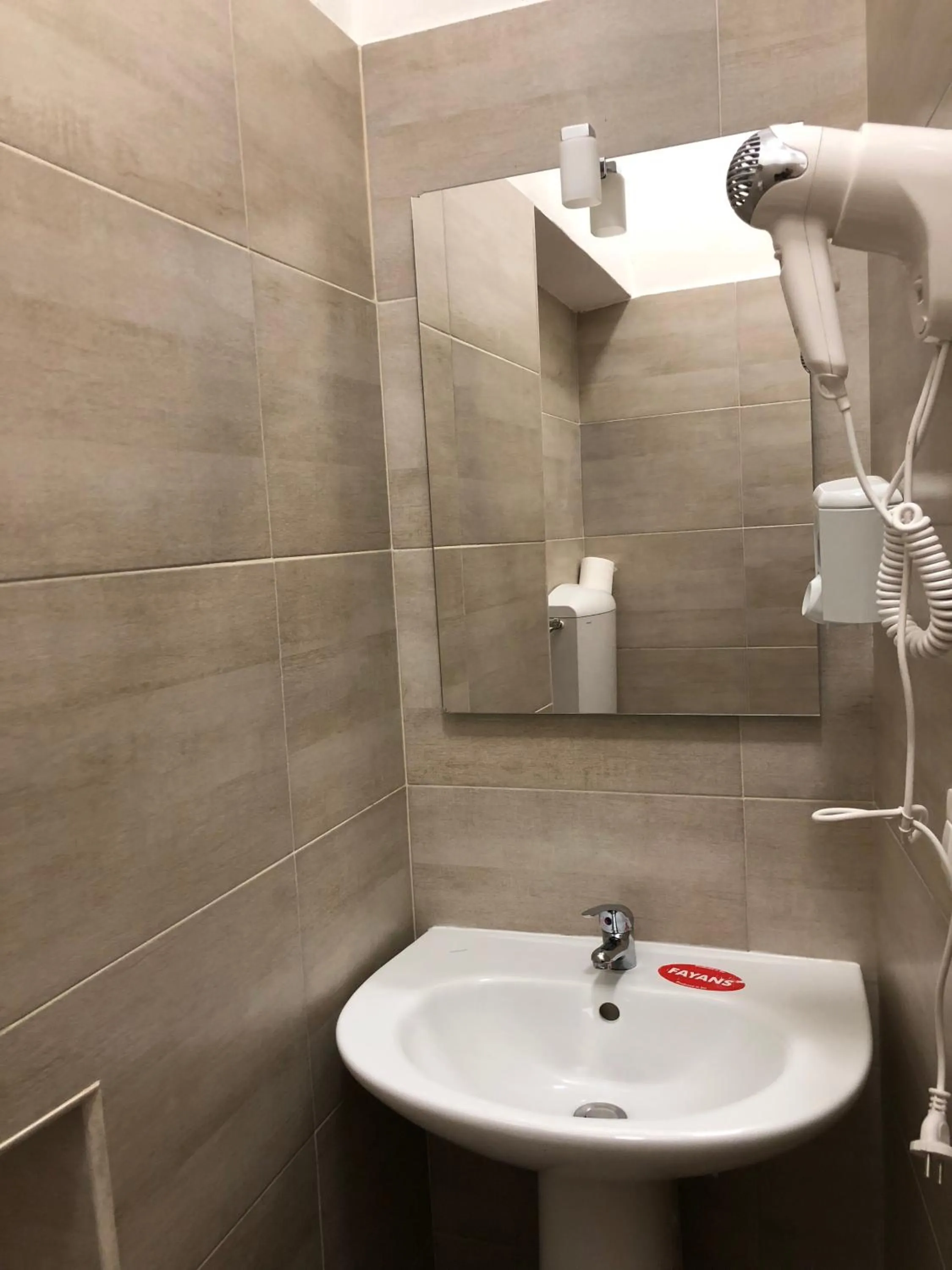 Shower in Albergo Corvetto Corso Lodi