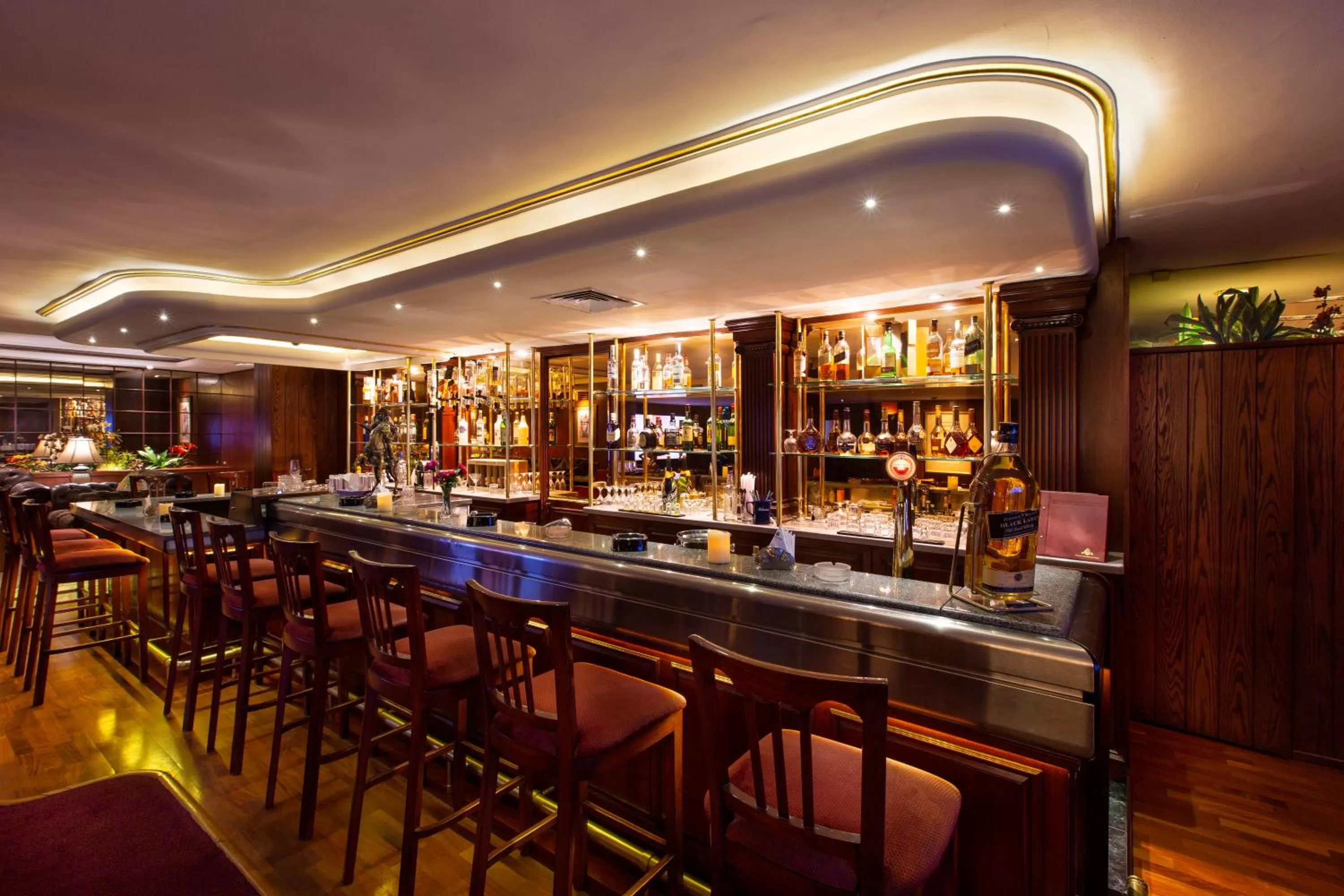 Lounge or bar in Amman International Hotel