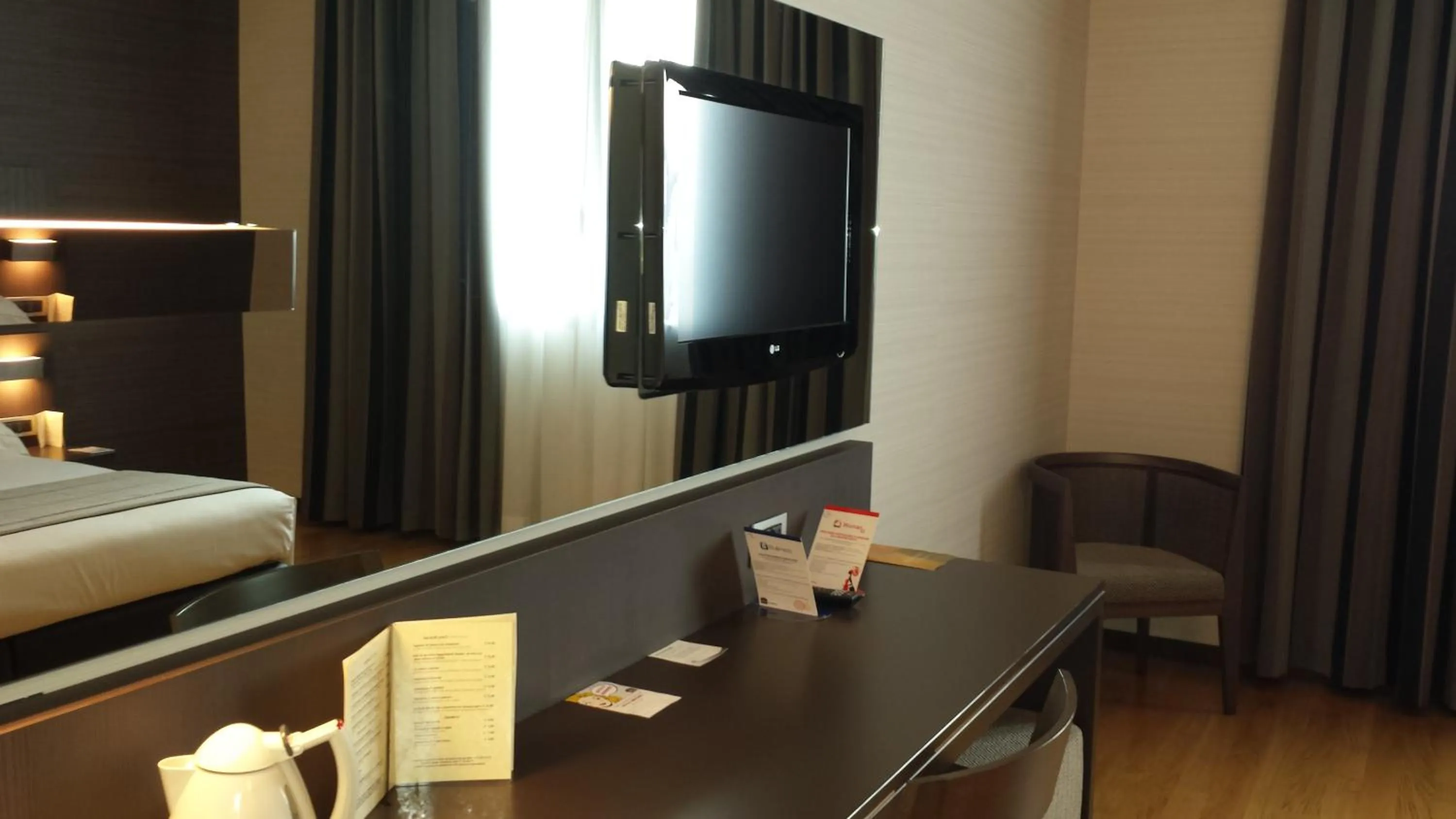 Decorative detail, Bed in Best Western Plus Hotel Monza e Brianza Palace