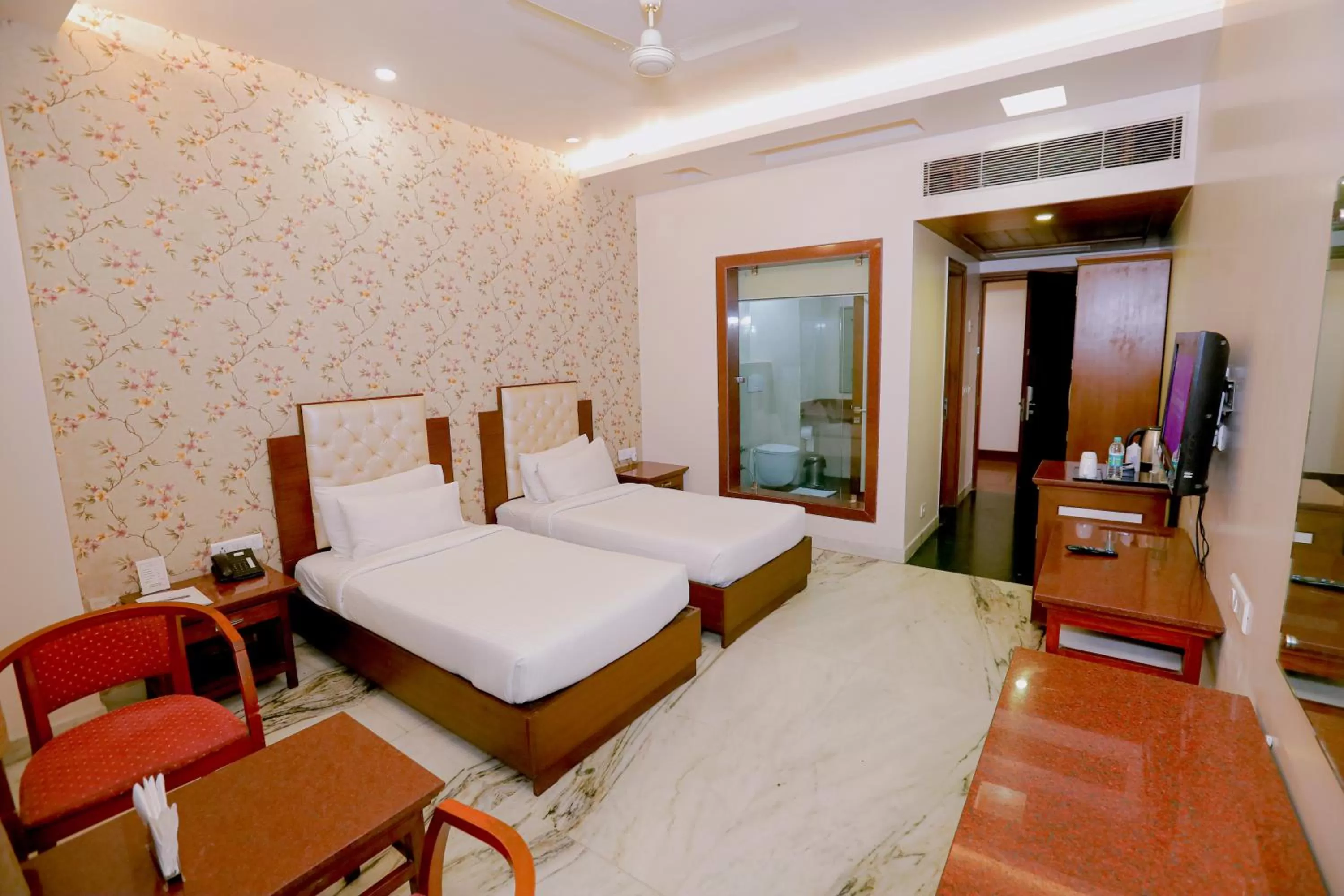 Bed in Hotel Leela Grande