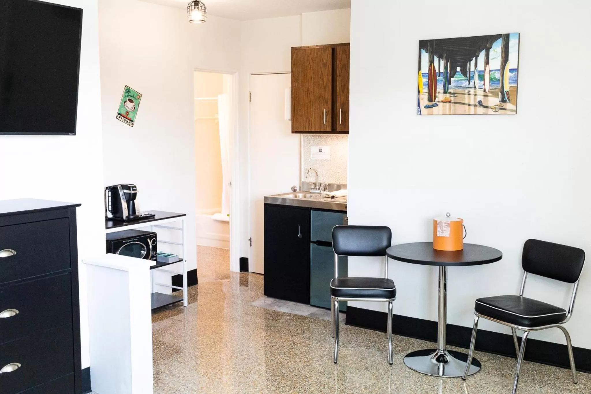 Kitchen or kitchenette in Sea Jay Motel and Marina