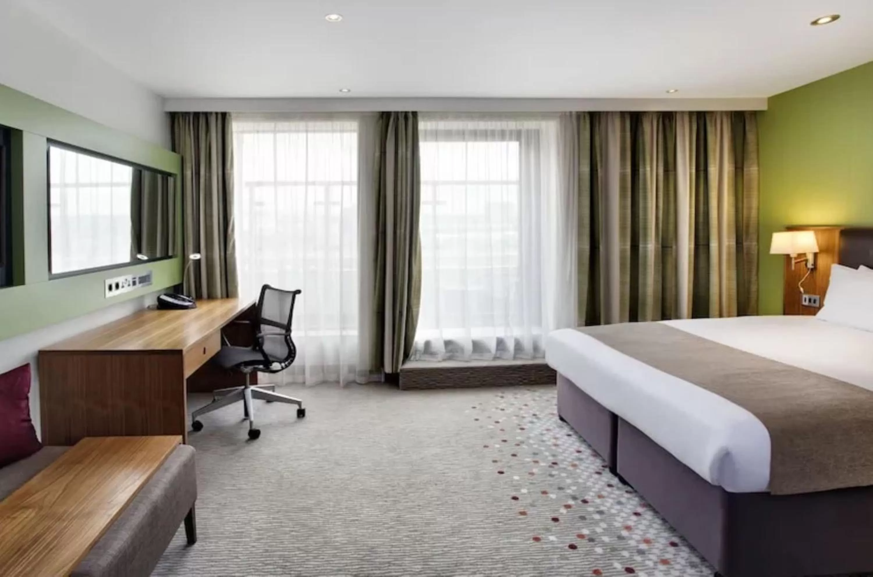 Photo of the whole room, Bed in Holiday Inn Bristol City Centre by IHG