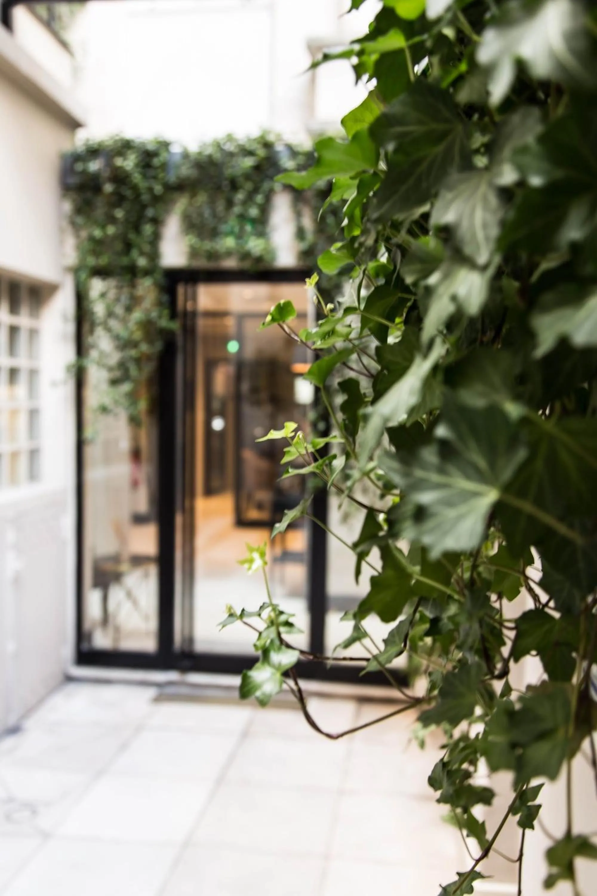 Facade/entrance in Hôtel Saint Germain