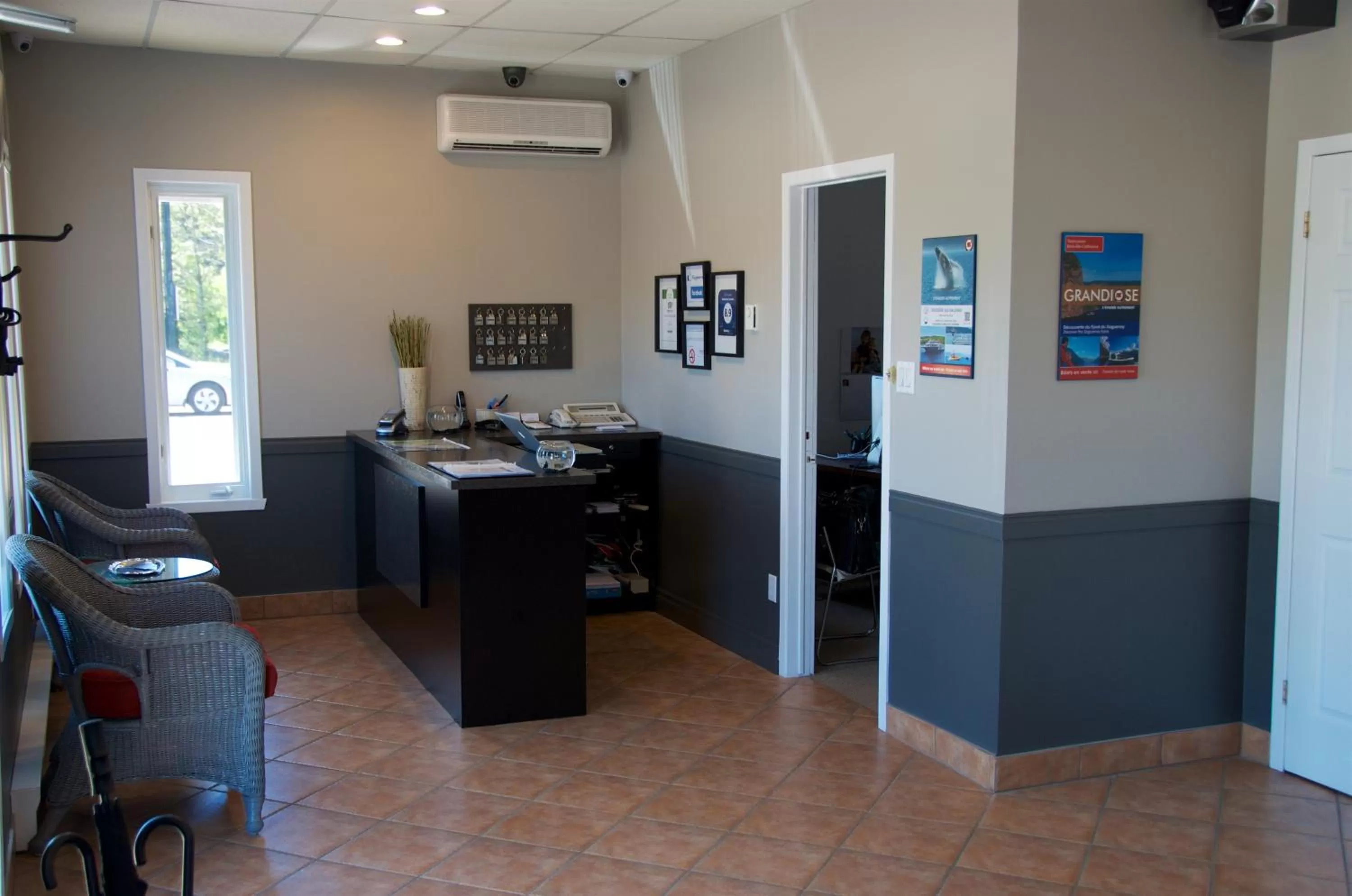 Lobby or reception in Motel Des Cascades