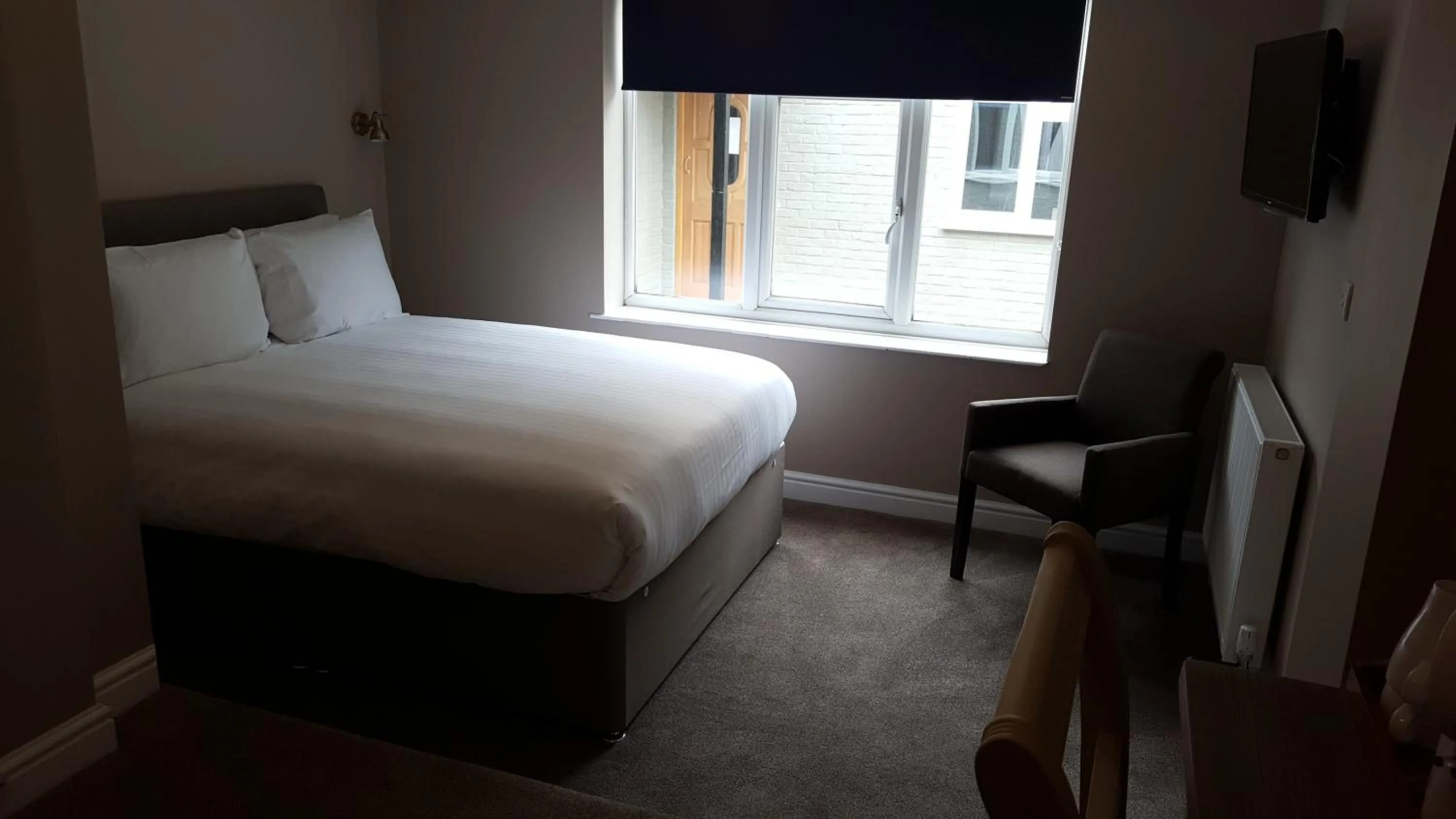 Bedroom in Rye Court Hotel