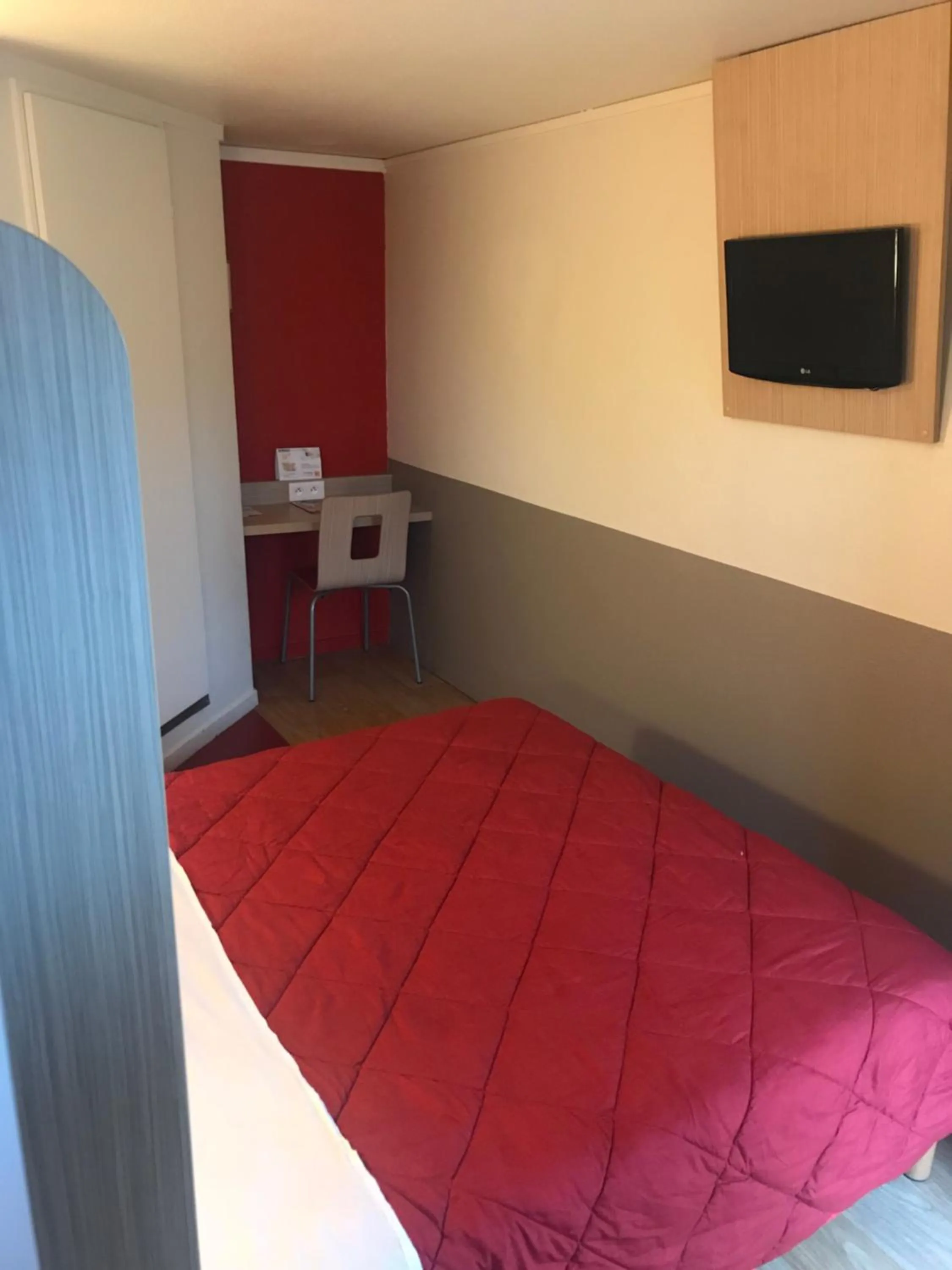 Bed in Premiere Classe Montbeliard - Sochaux