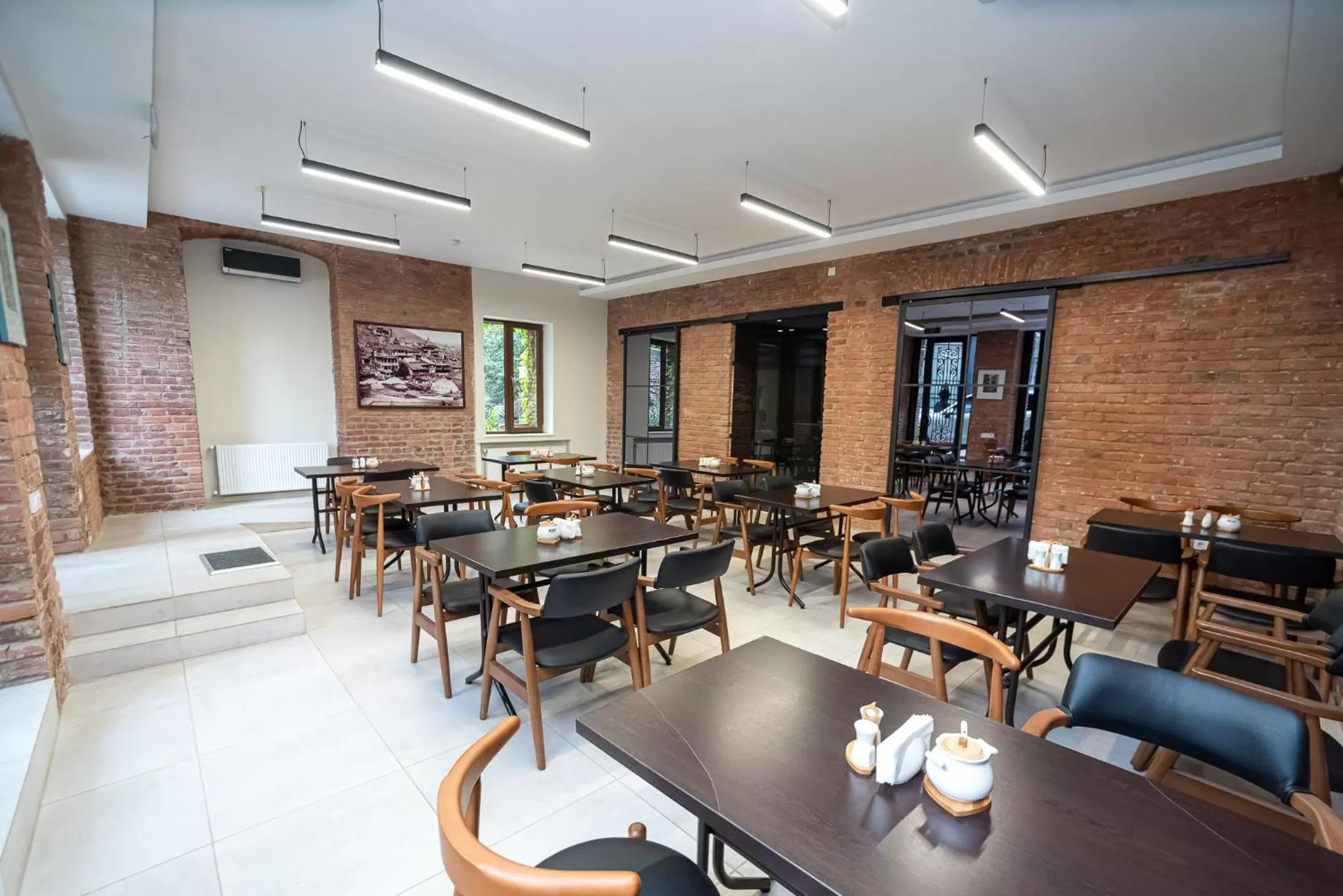 Restaurant/places to eat in Tiflis Hotel