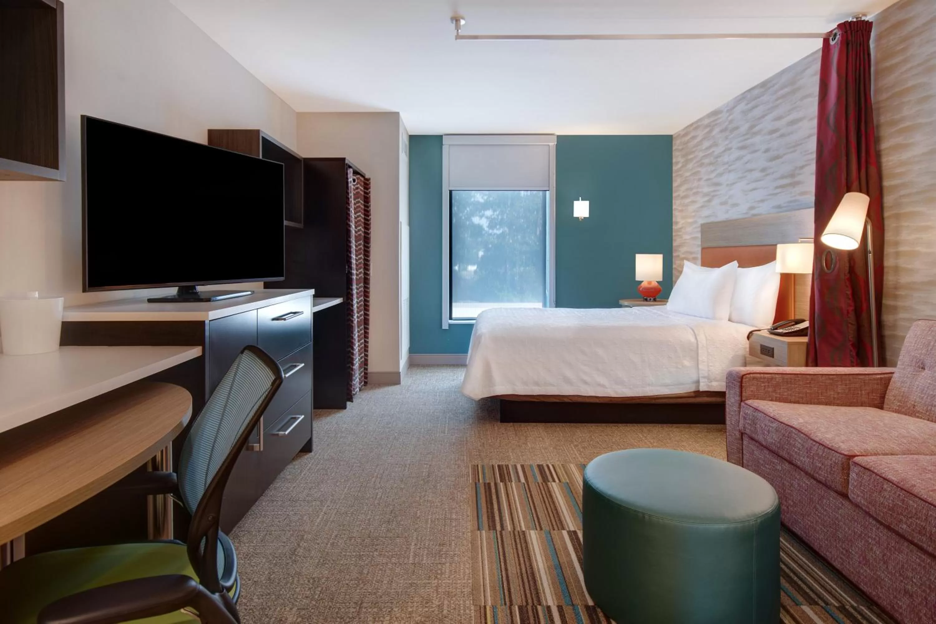 Bed in Home2 Suites By Hilton Marysville