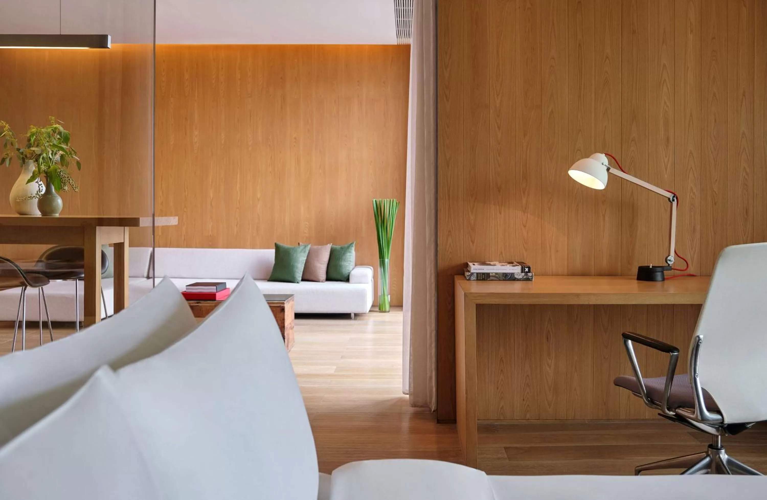 Photo of the whole room in The Opposite House