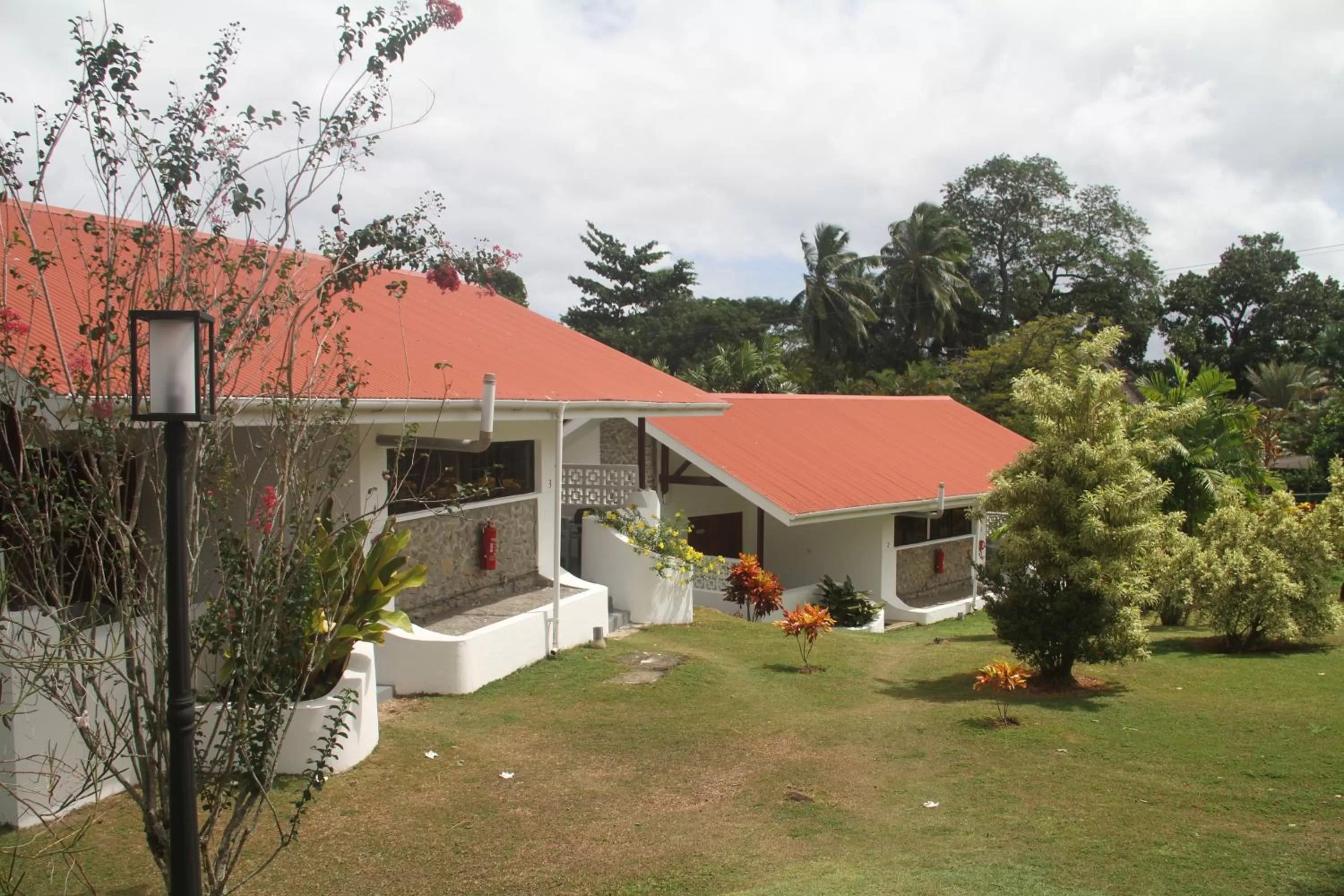 Garden, Property Building in Daniella's Bungalows