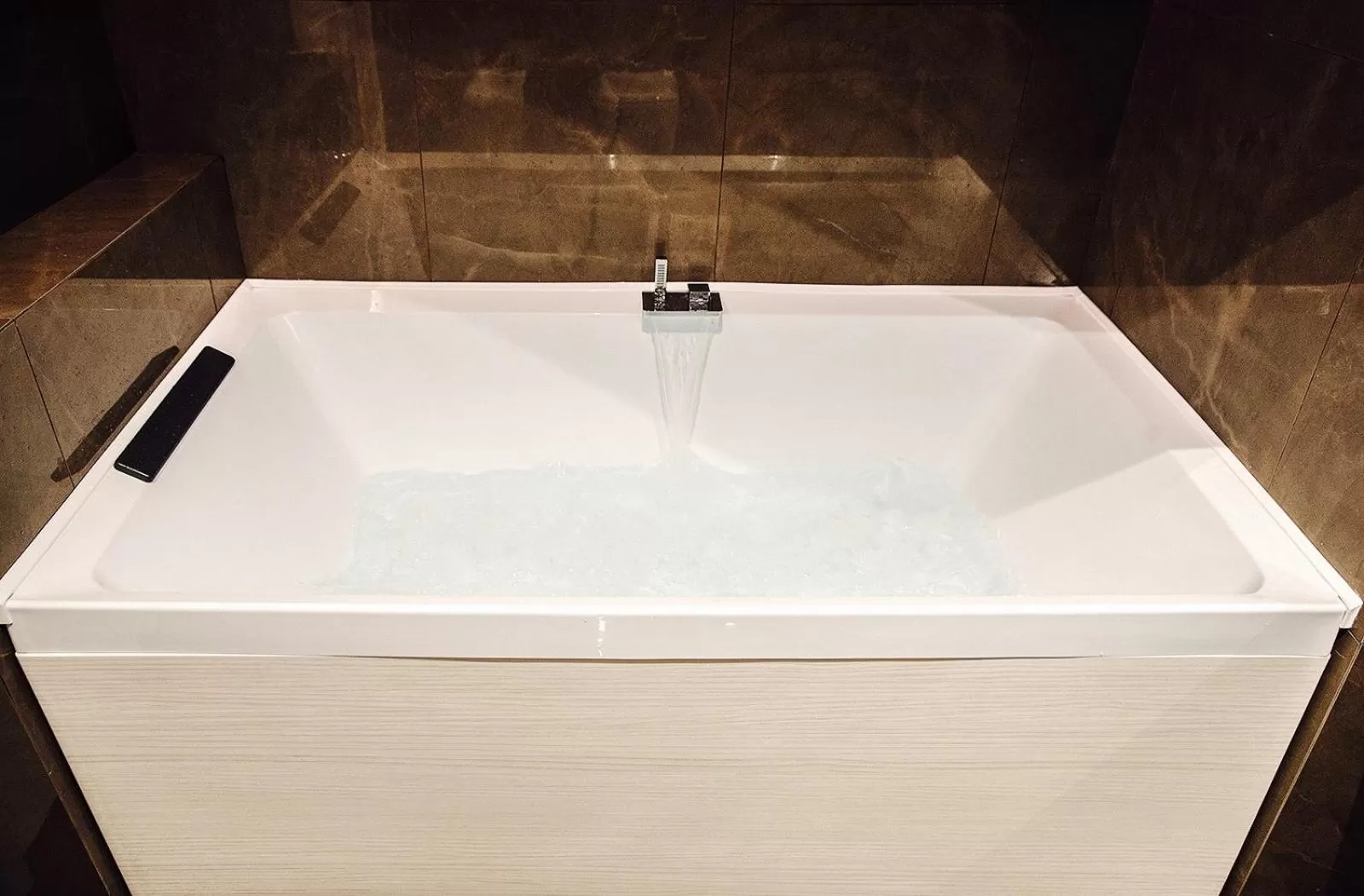 Bathroom in Caruso Place Luxury Rooms & Suites