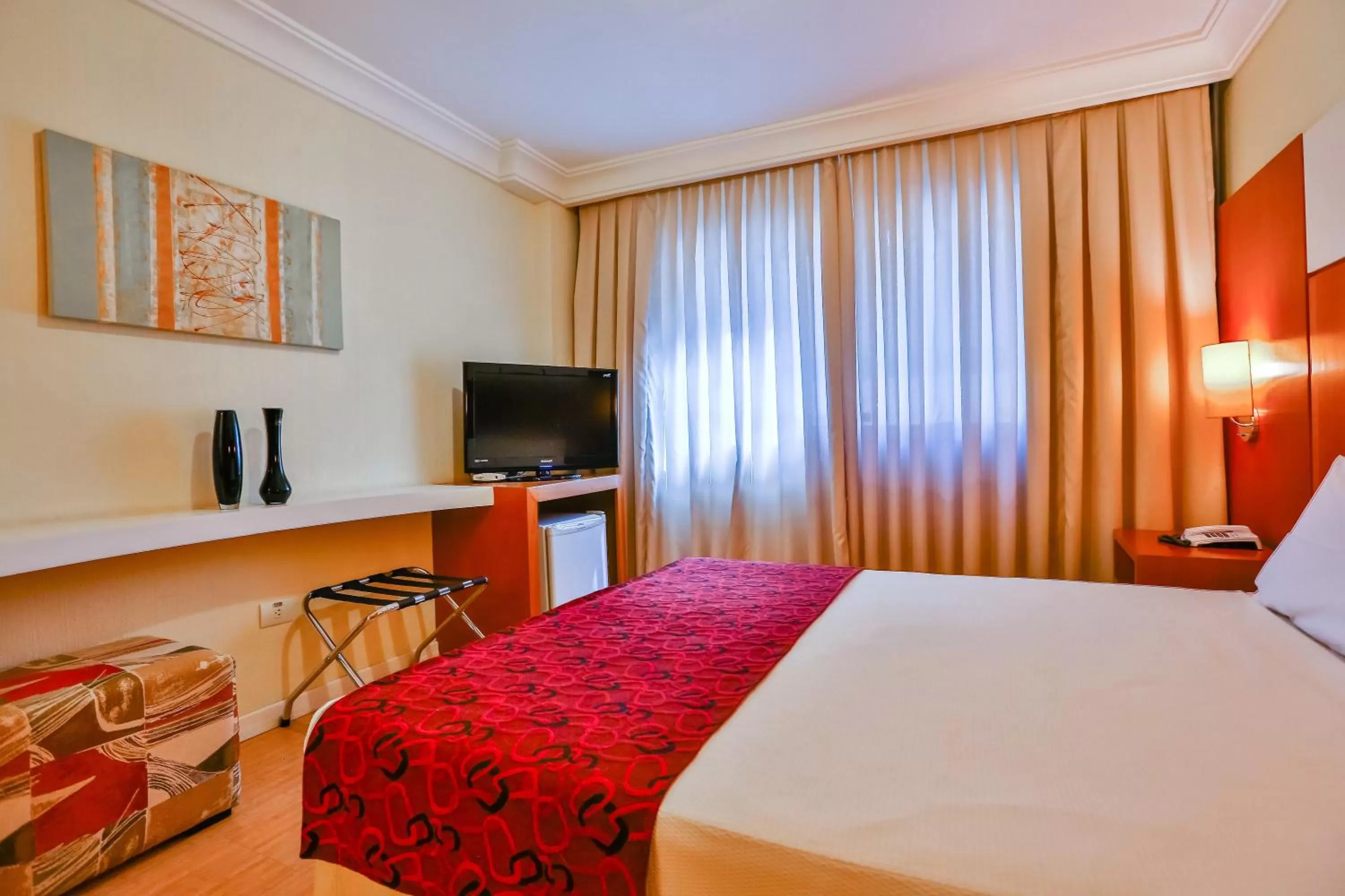 Photo of the whole room, Bed in Dubai Macaé by Atlântica