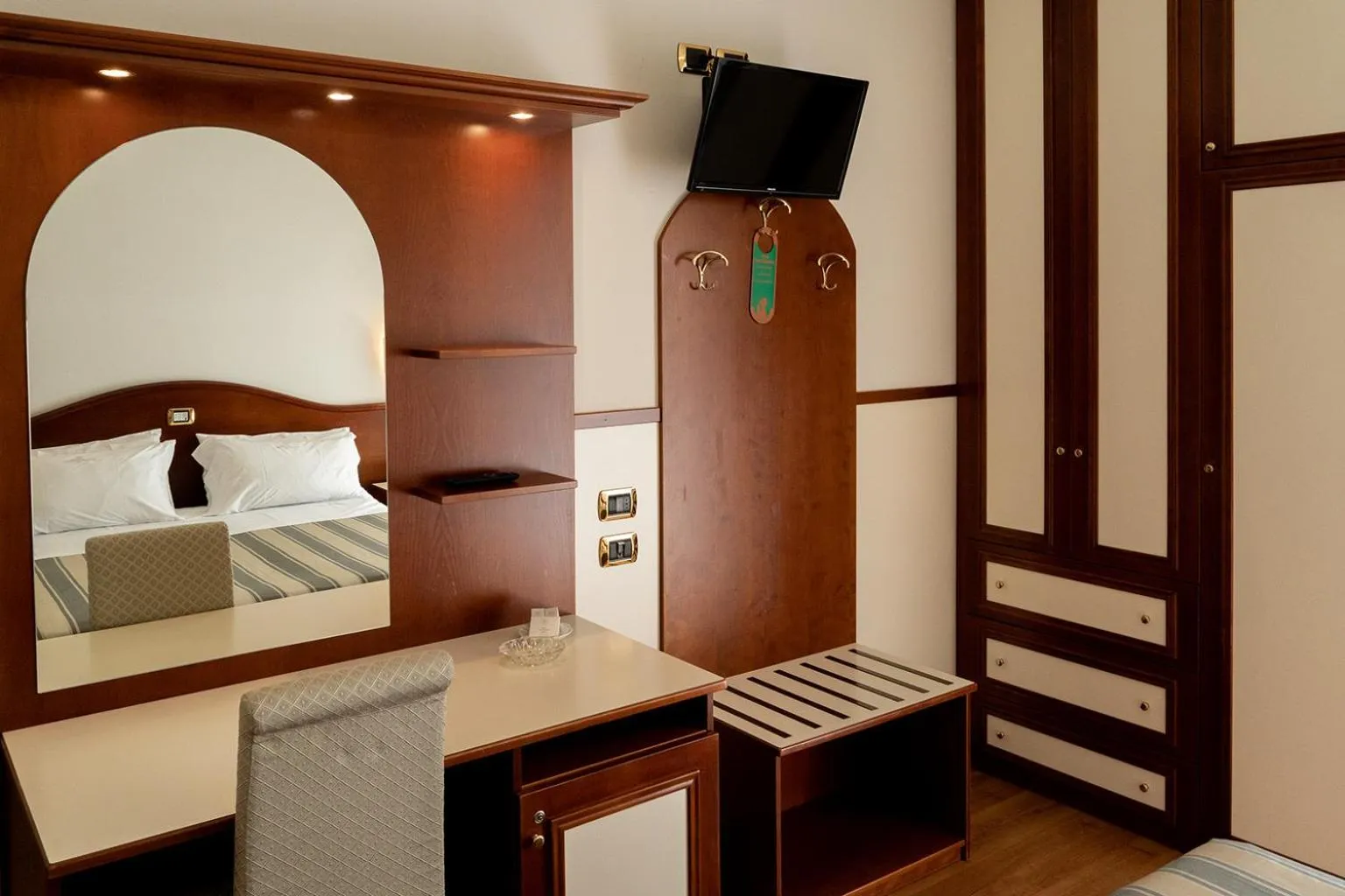 Photo of the whole room in Hotels Vidi Miramare & Delfino