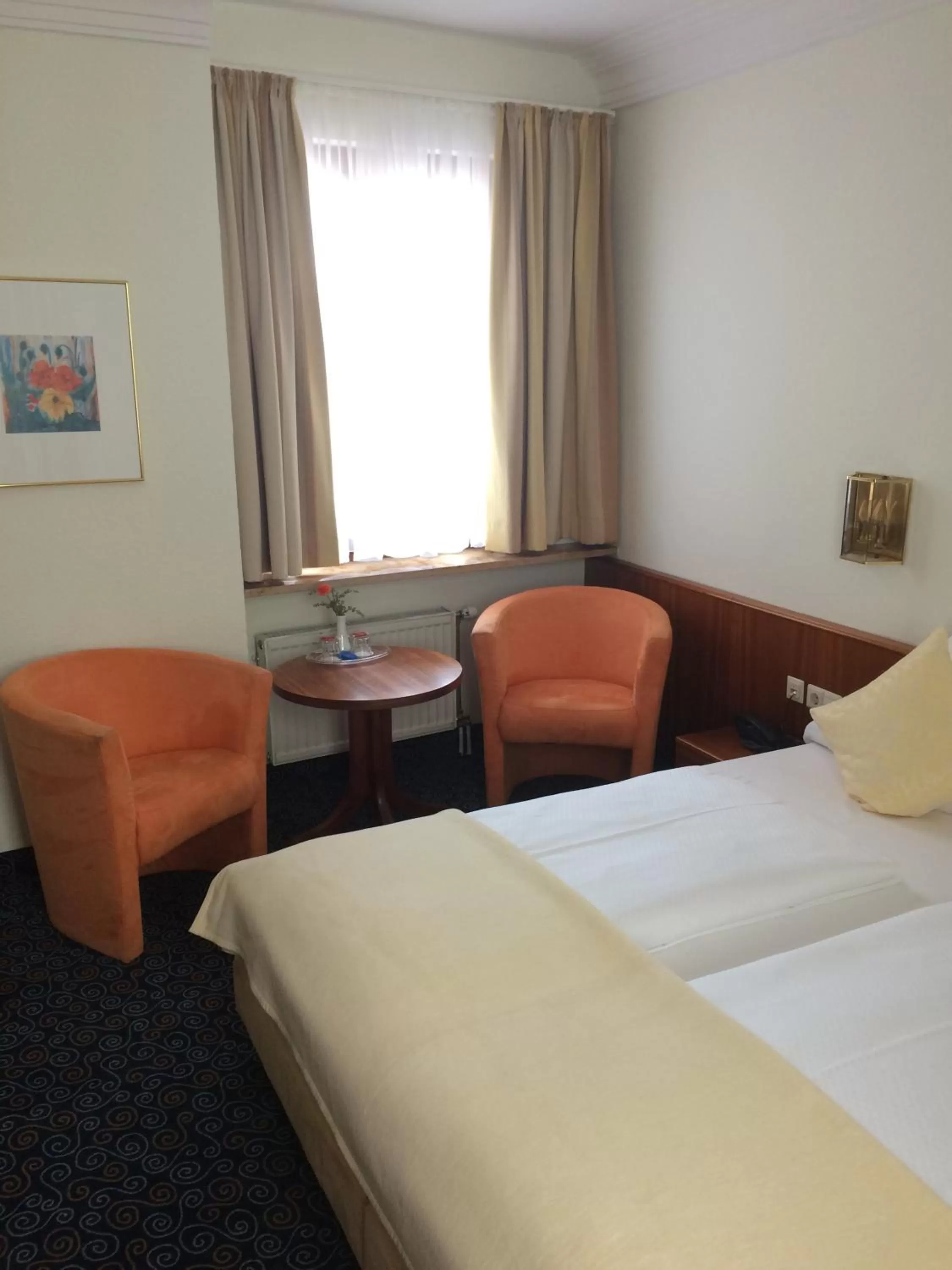 Photo of the whole room in Stadthotel