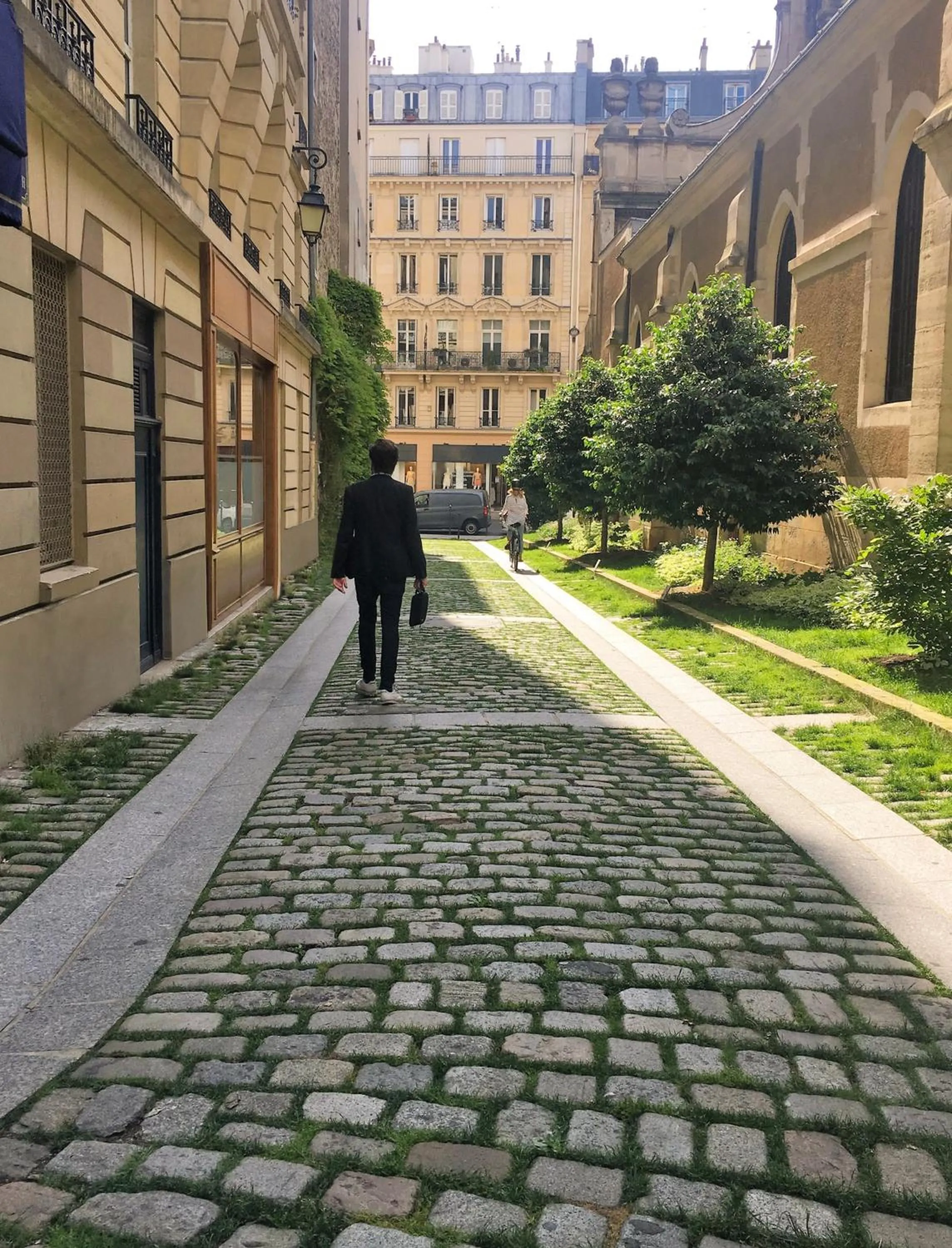 Neighbourhood in Paris France Hotel