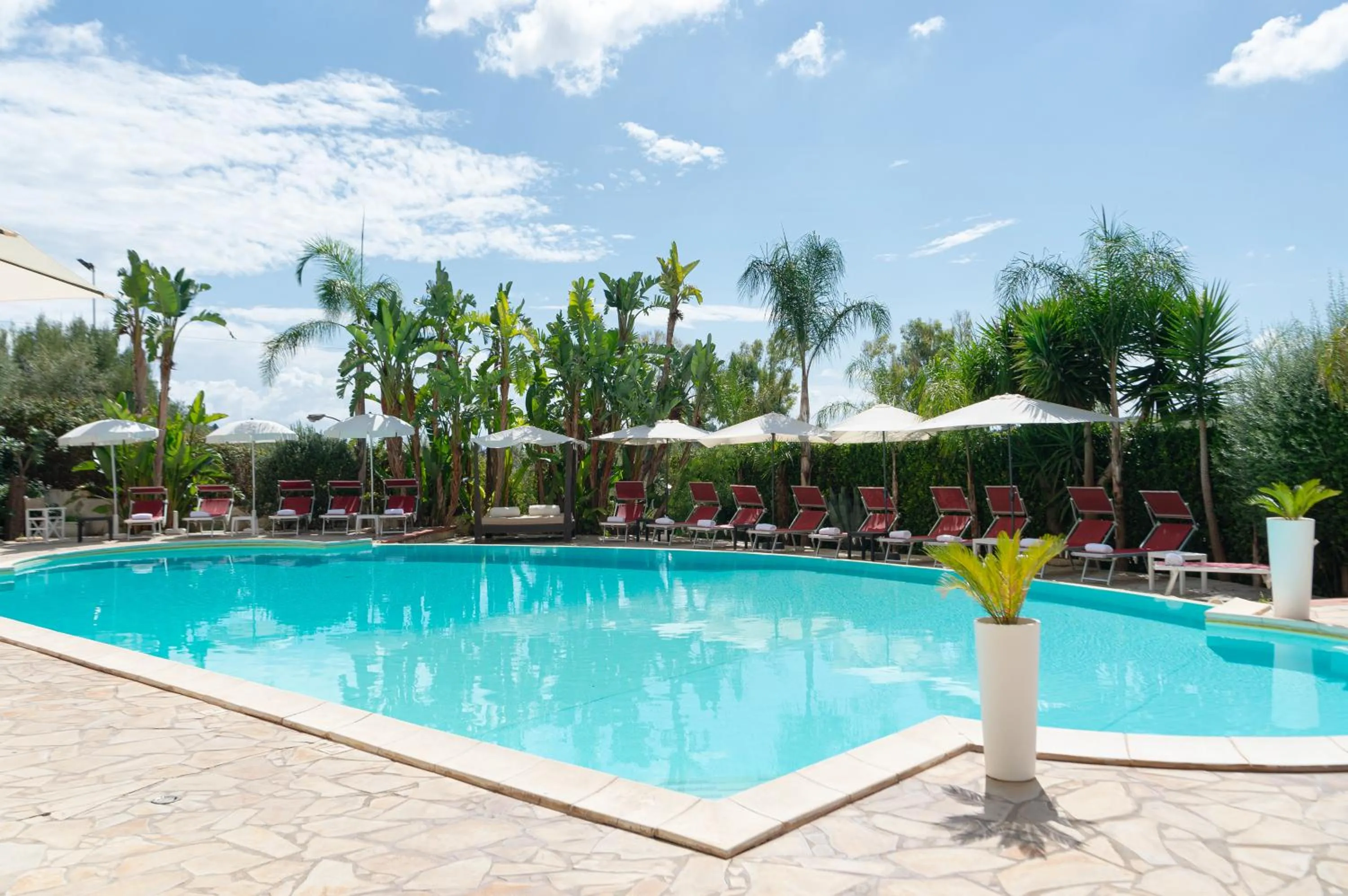 Swimming pool in Grand Hotel Sofia