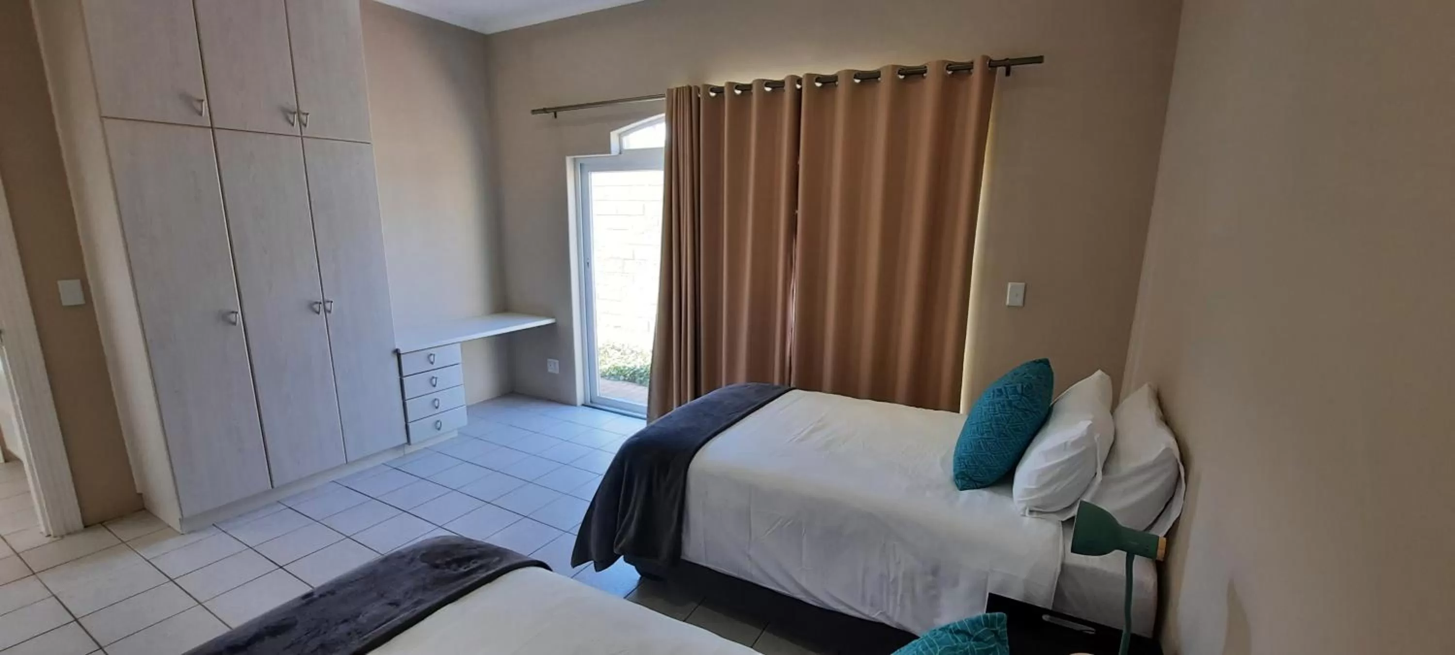 Bedroom, Bed in DESERT DREAMS B&B