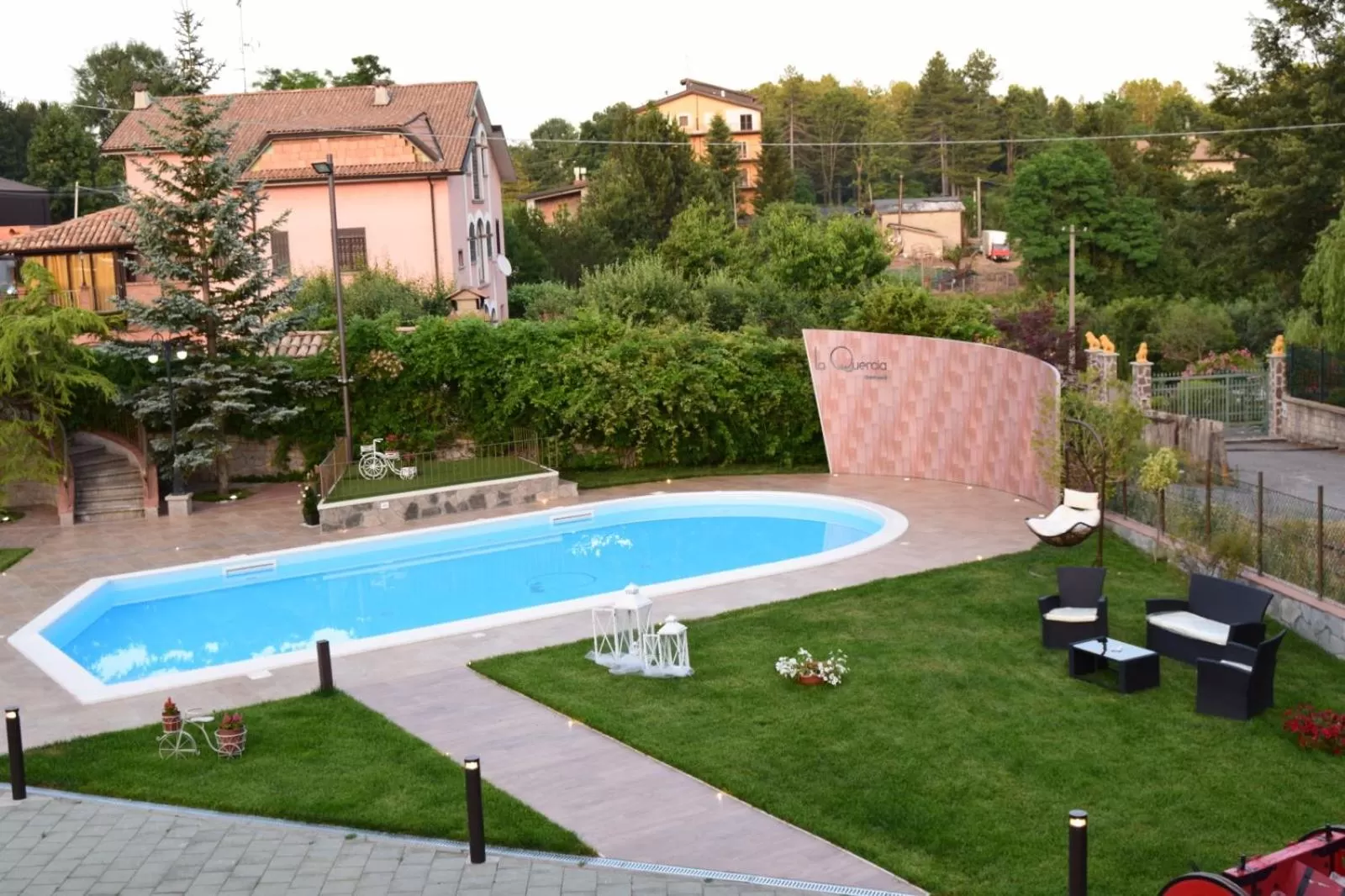 Pool View in La Quercia B&B