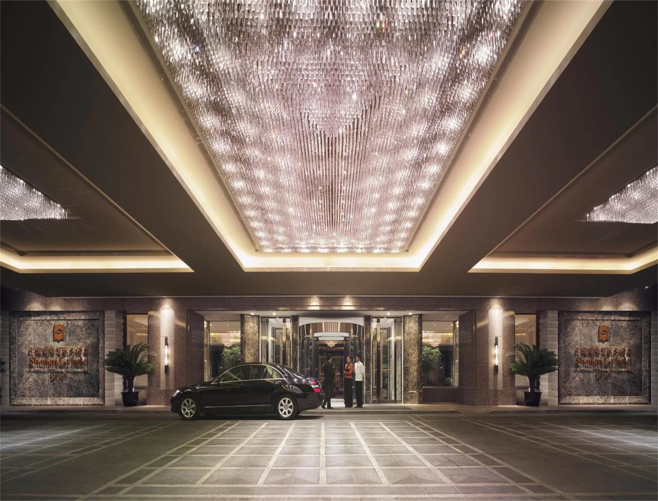 Facade/entrance in Shangri-La Dalian