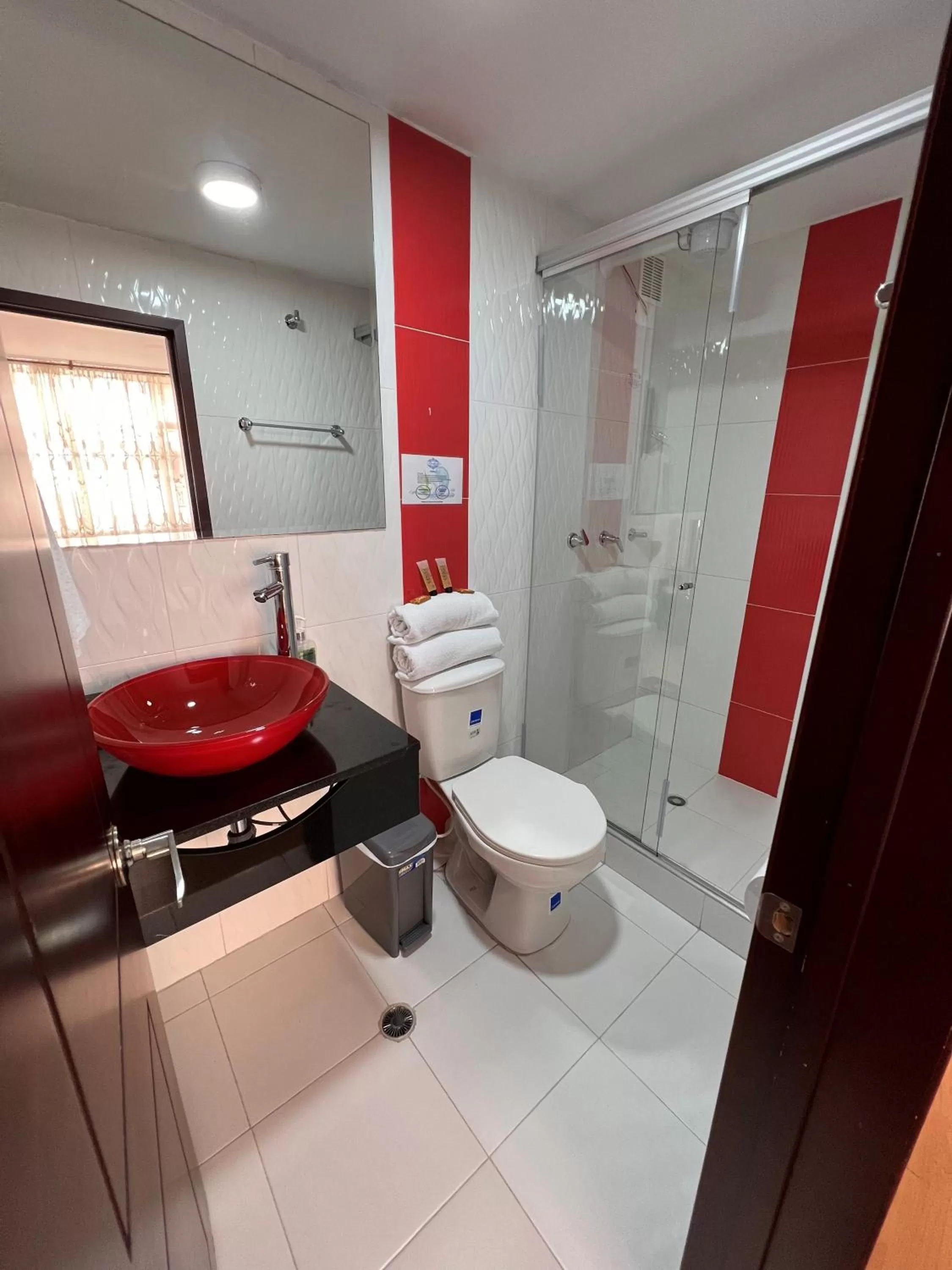 Bathroom in Oporto 83