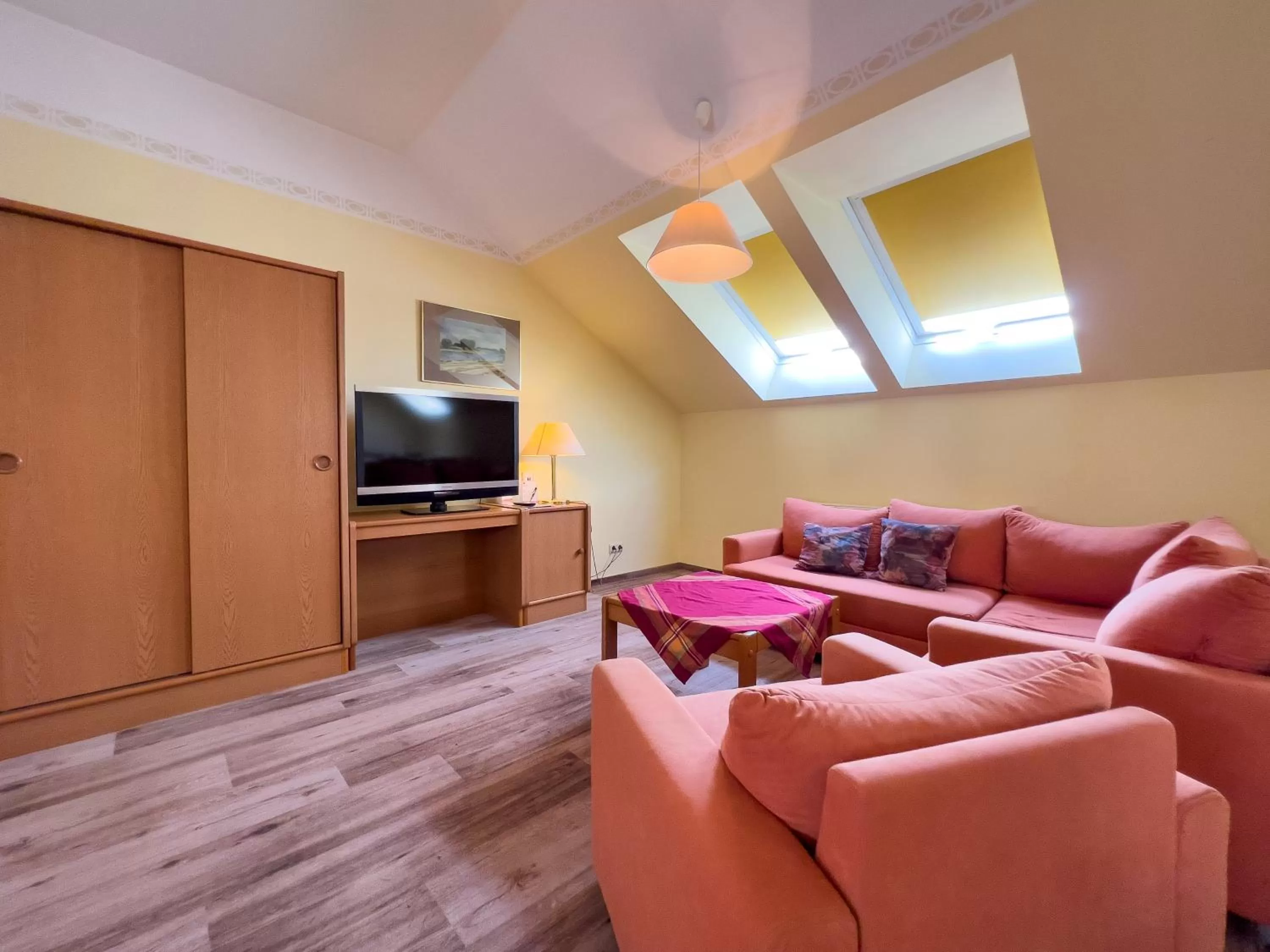 TV and multimedia in Hotel Landhaus Wörlitzer Hof