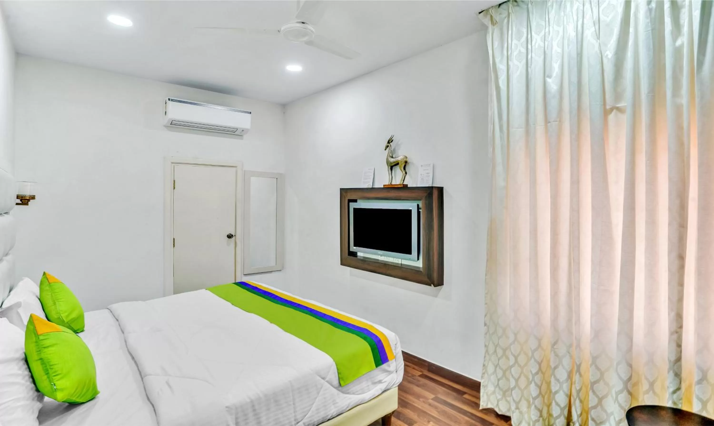 Bedroom in Hotel Hinduja Fort