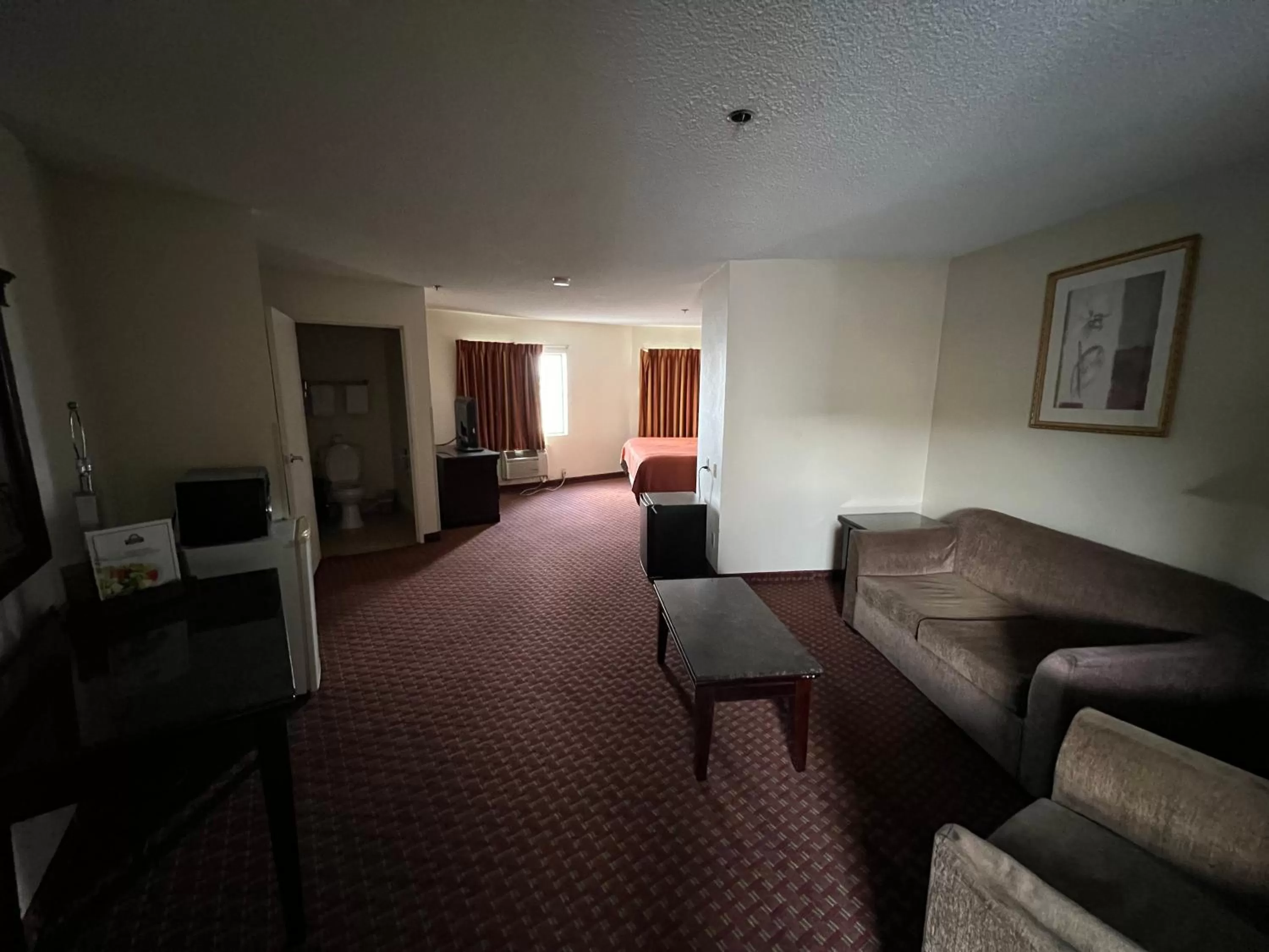 Days Inn & Suites by Wyndham Rancho Cordova