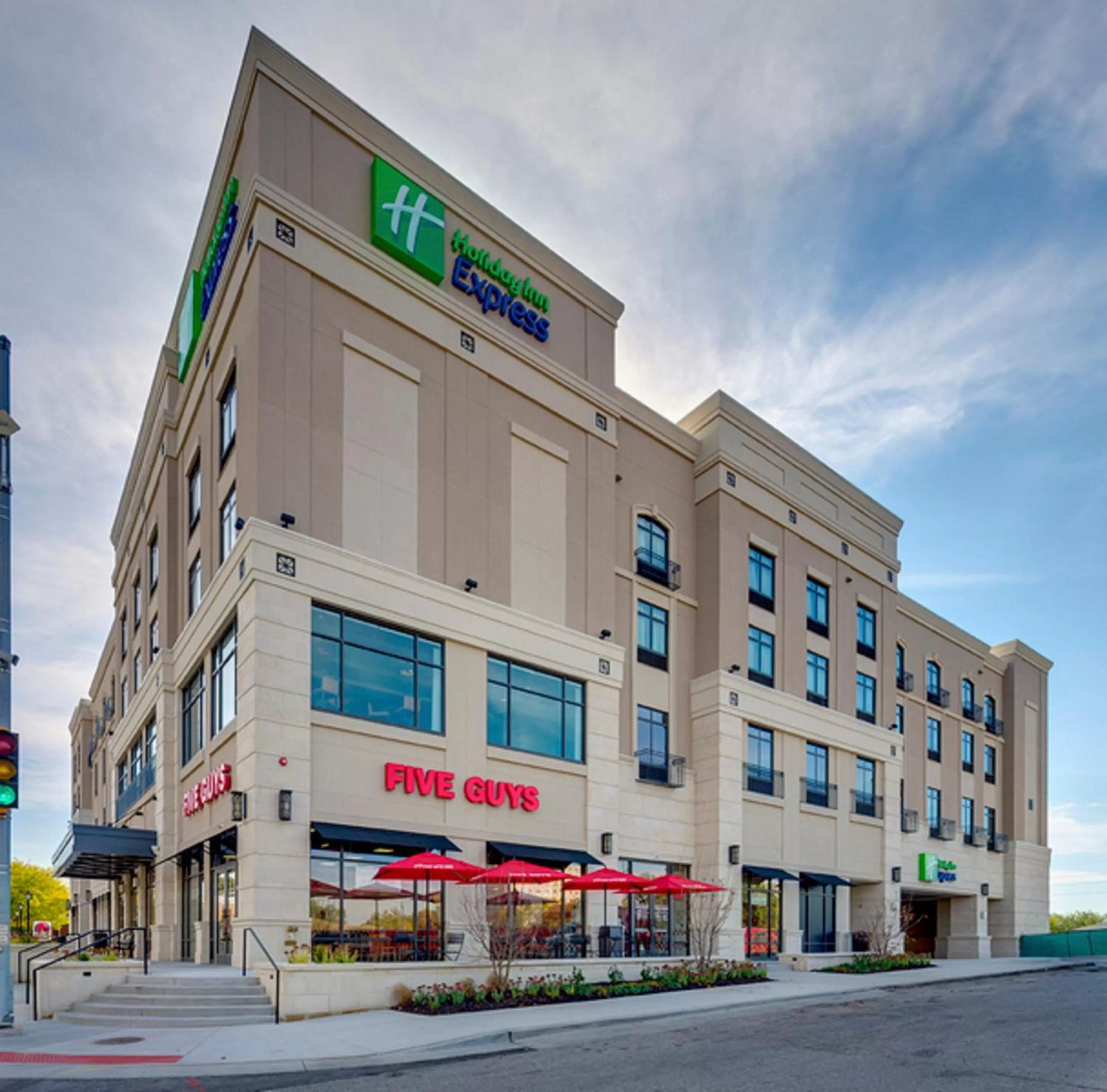 Property building in Holiday Inn Express & Suites - Kansas City KU Medical Center by IHG
