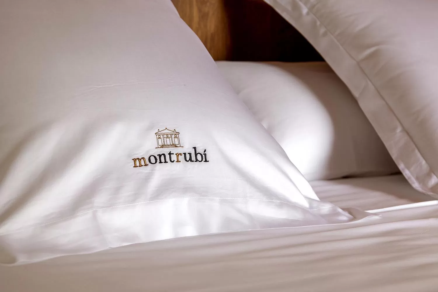 Bed in Hotel Montrubí 1771 - Slow Winery Hotel - Adults only