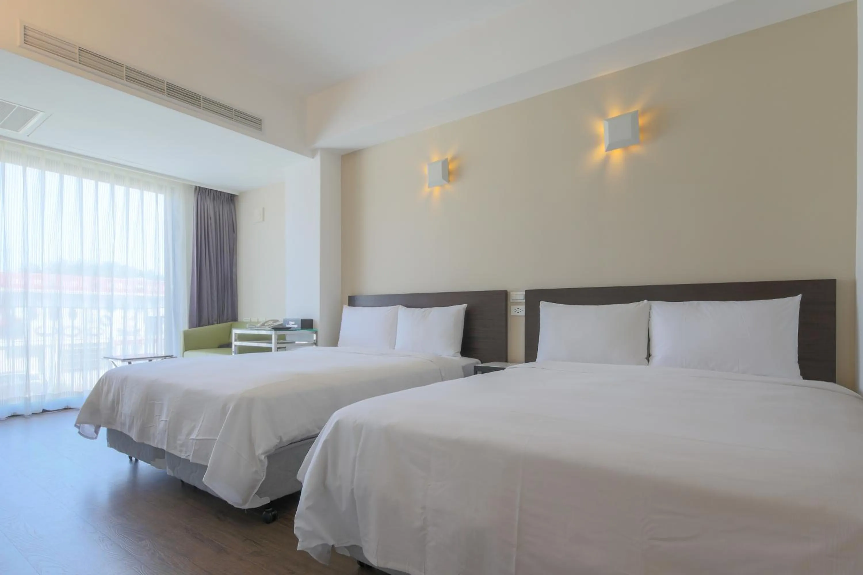 Photo of the whole room, Bed in Hotel Les Champs Hualien