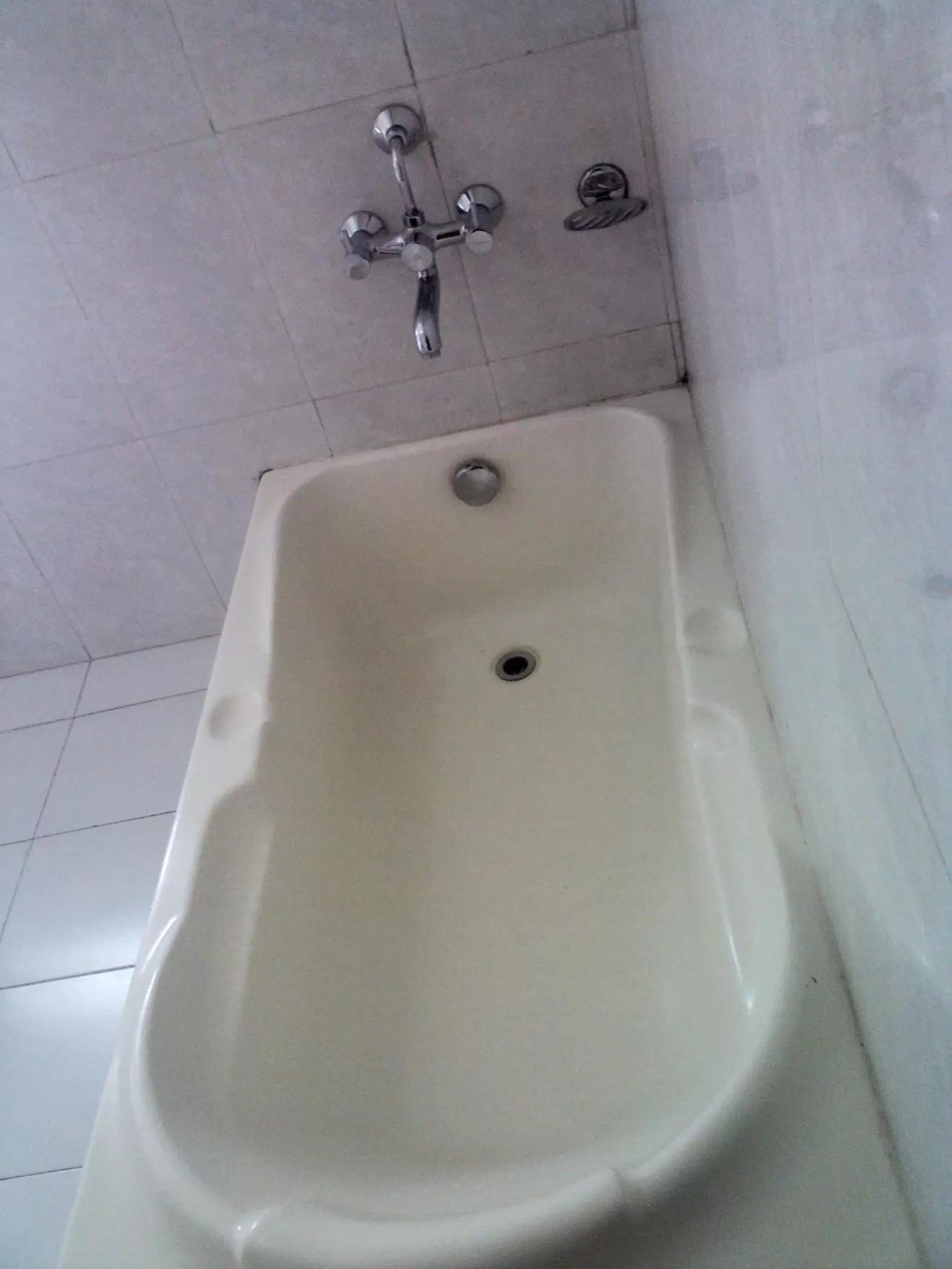 Shower in Hotel Yambu kathmandu