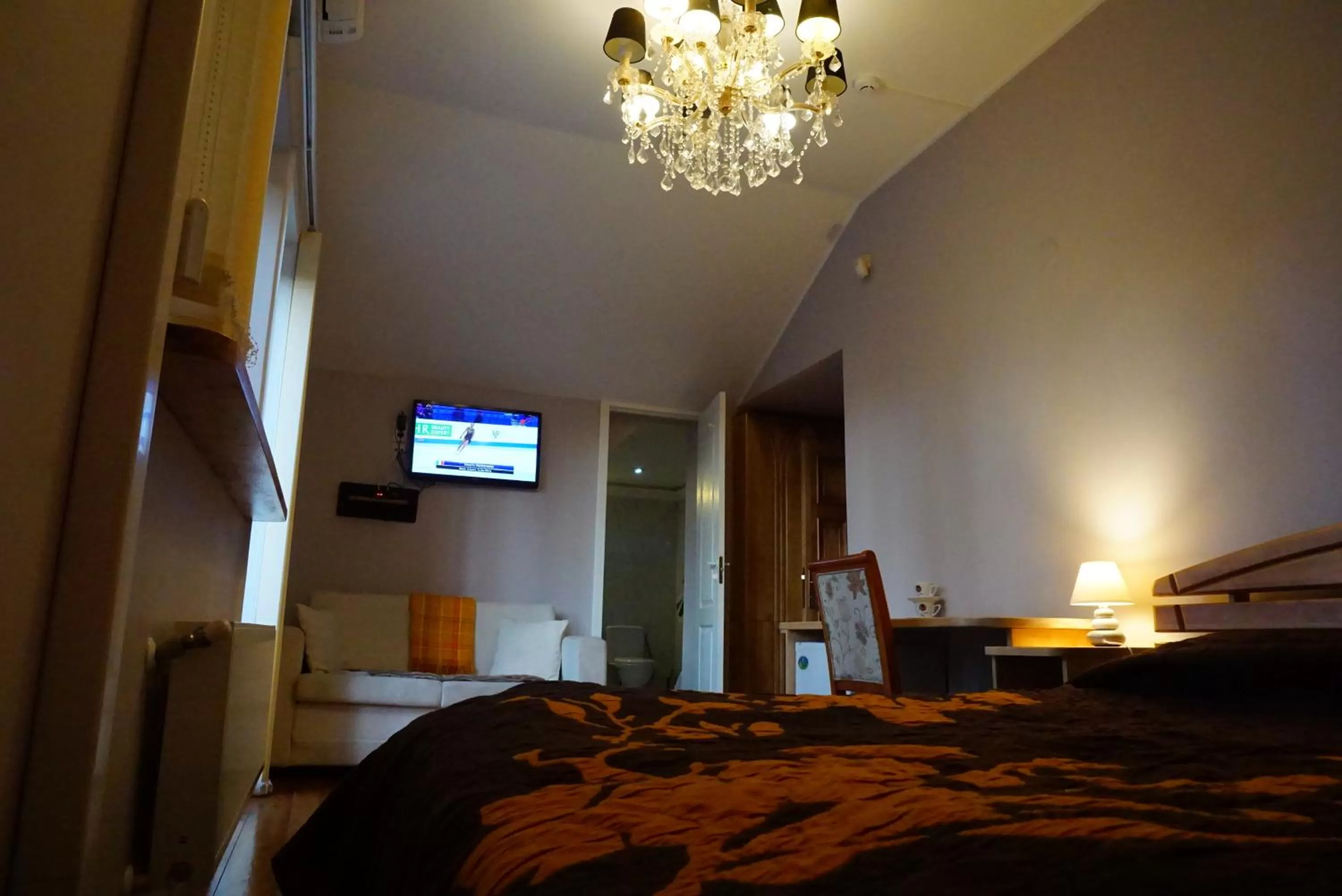 TV and multimedia, Bed in Sunset Hotel