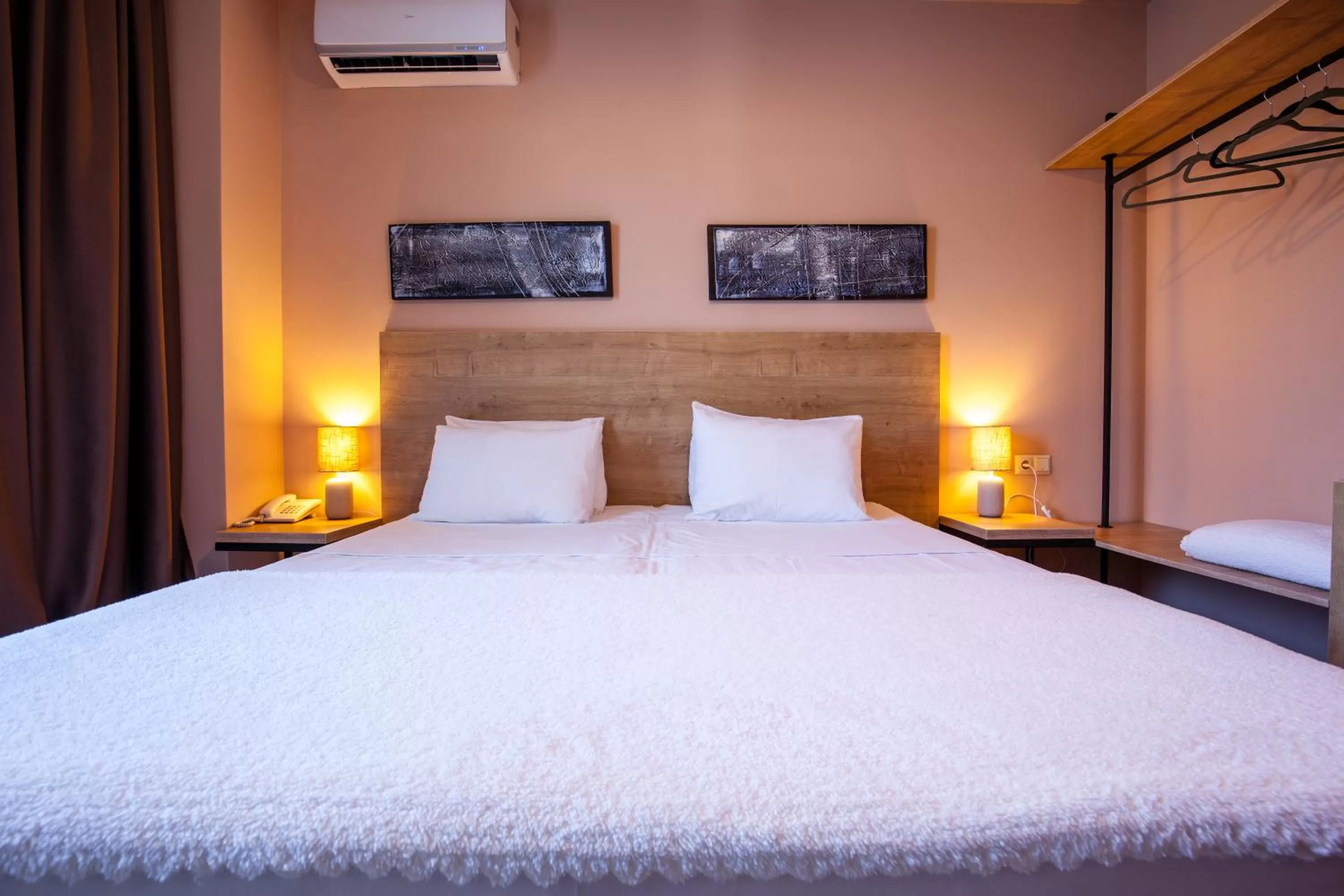 City view, Bed in Hotel N16