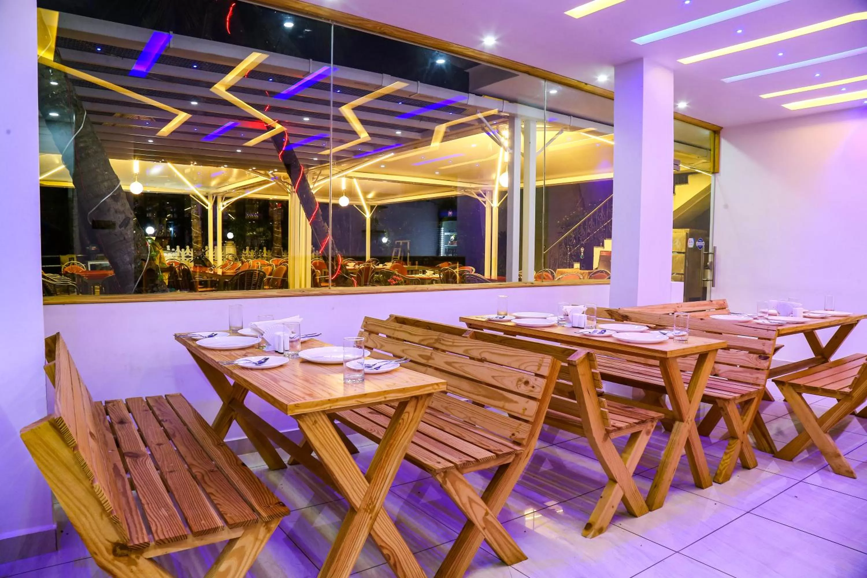 Restaurant/Places to Eat in M aples Jacks Place